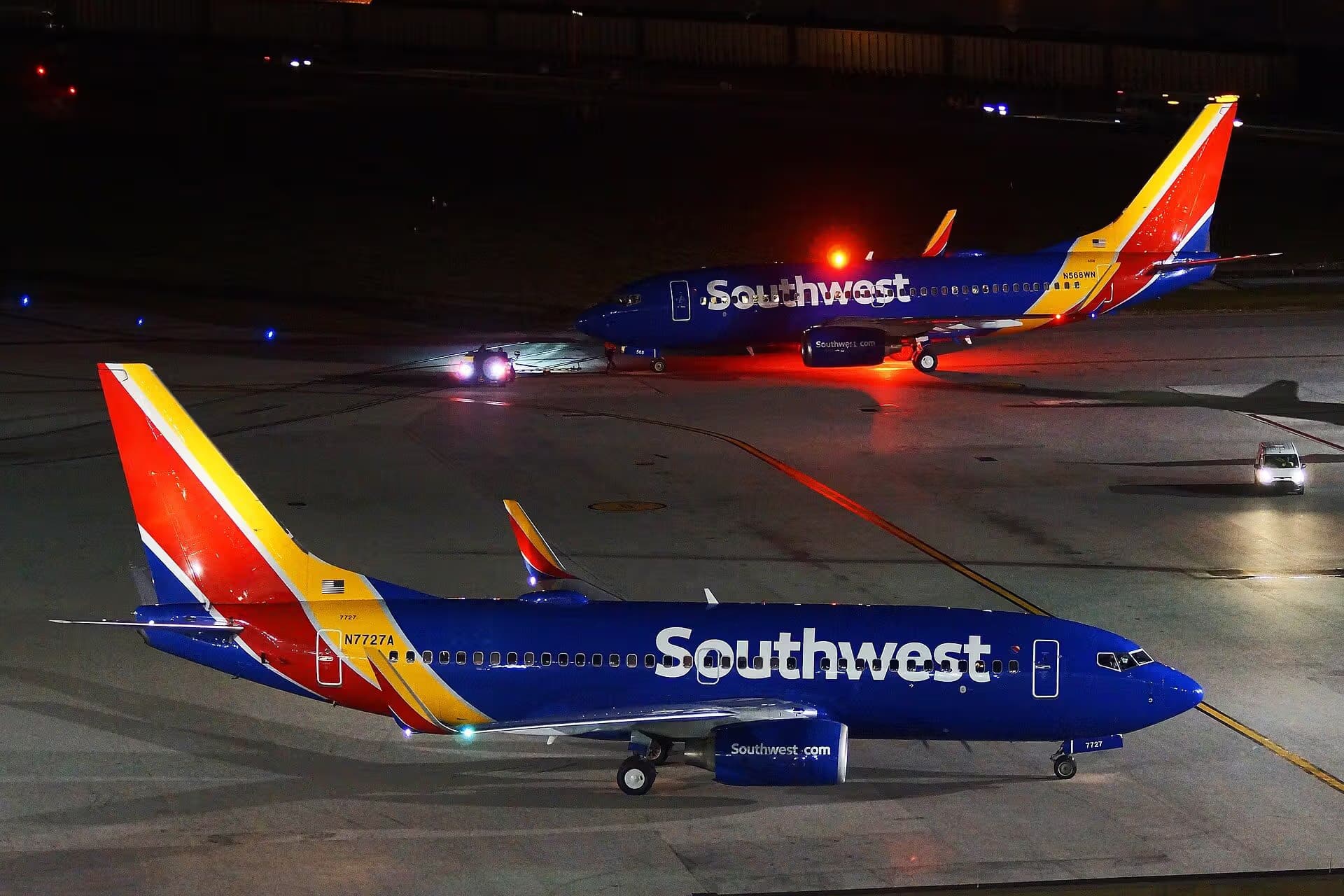 N568WN — Twin-engine aircraft