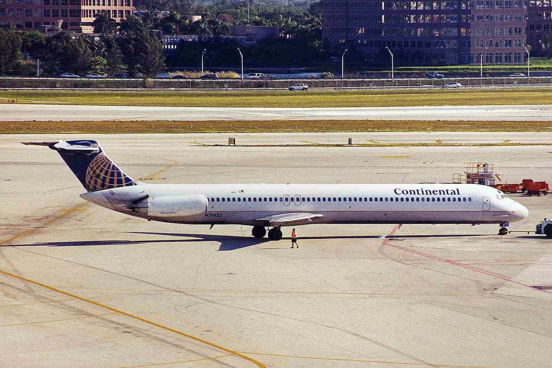N76823 — Aircraft