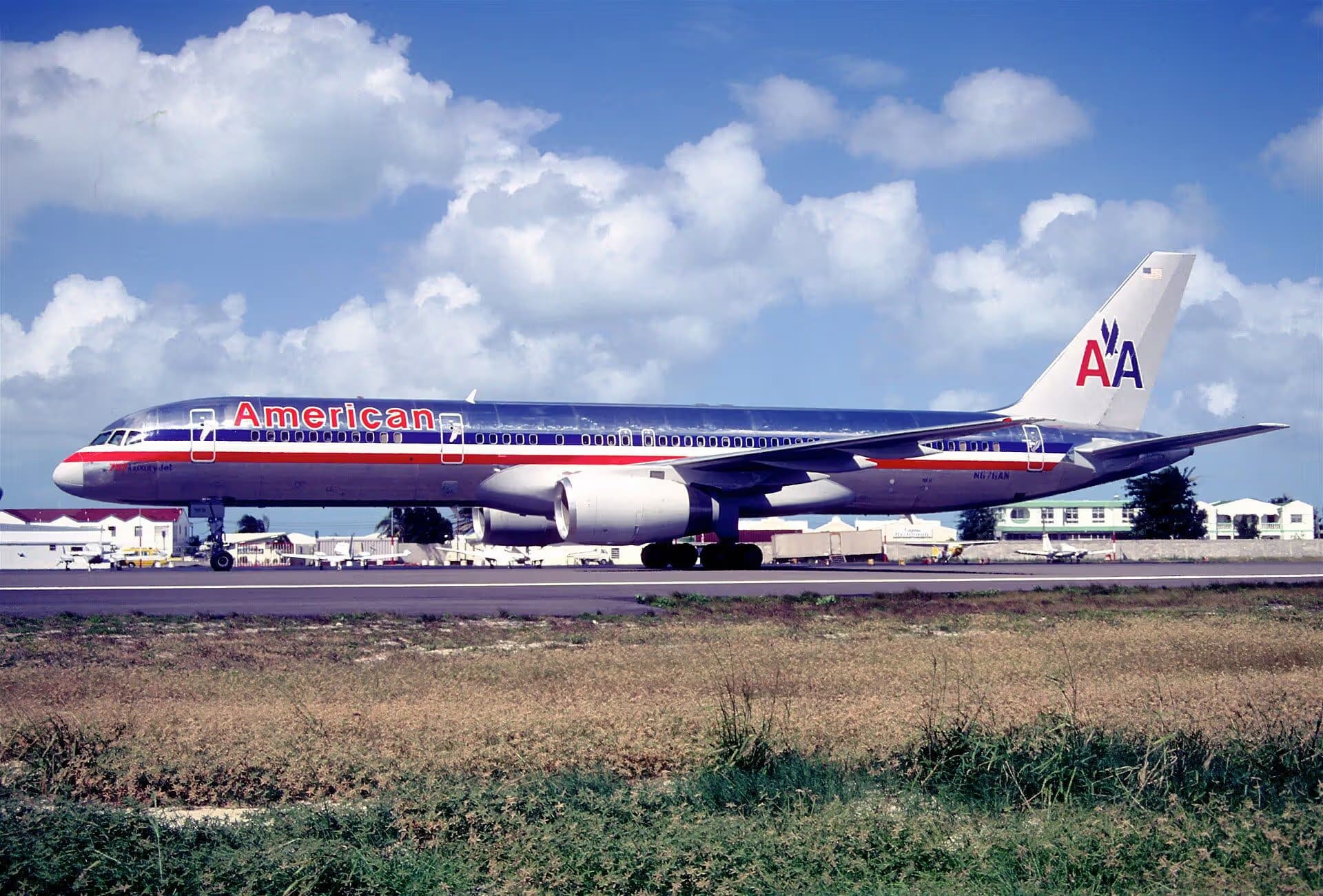 N676AN — Twin-engine aircraft