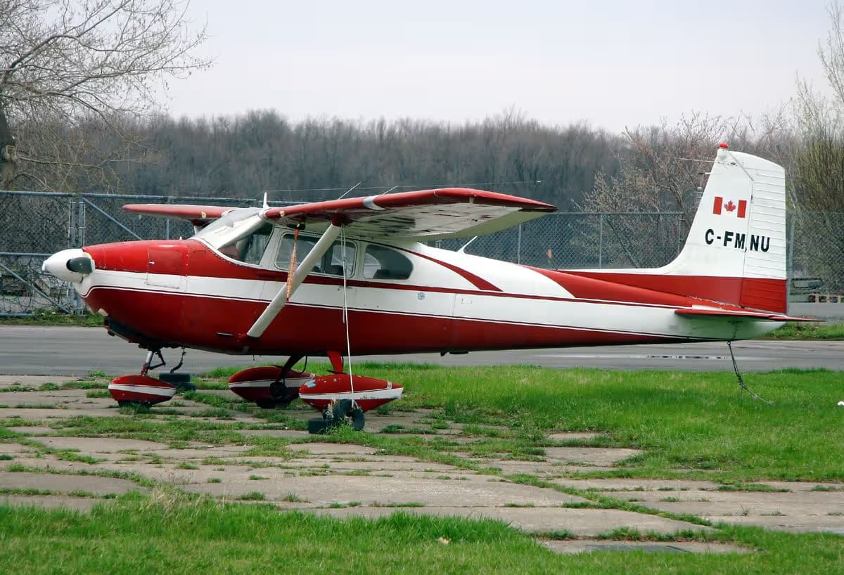 C-FMNU — Cessna