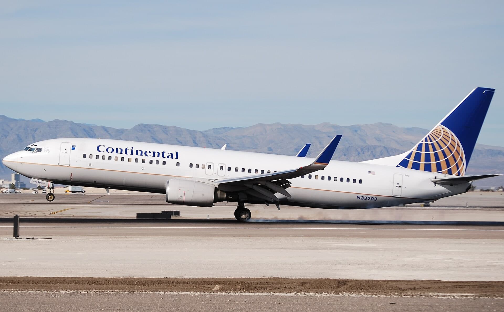 N33203 — Boeing