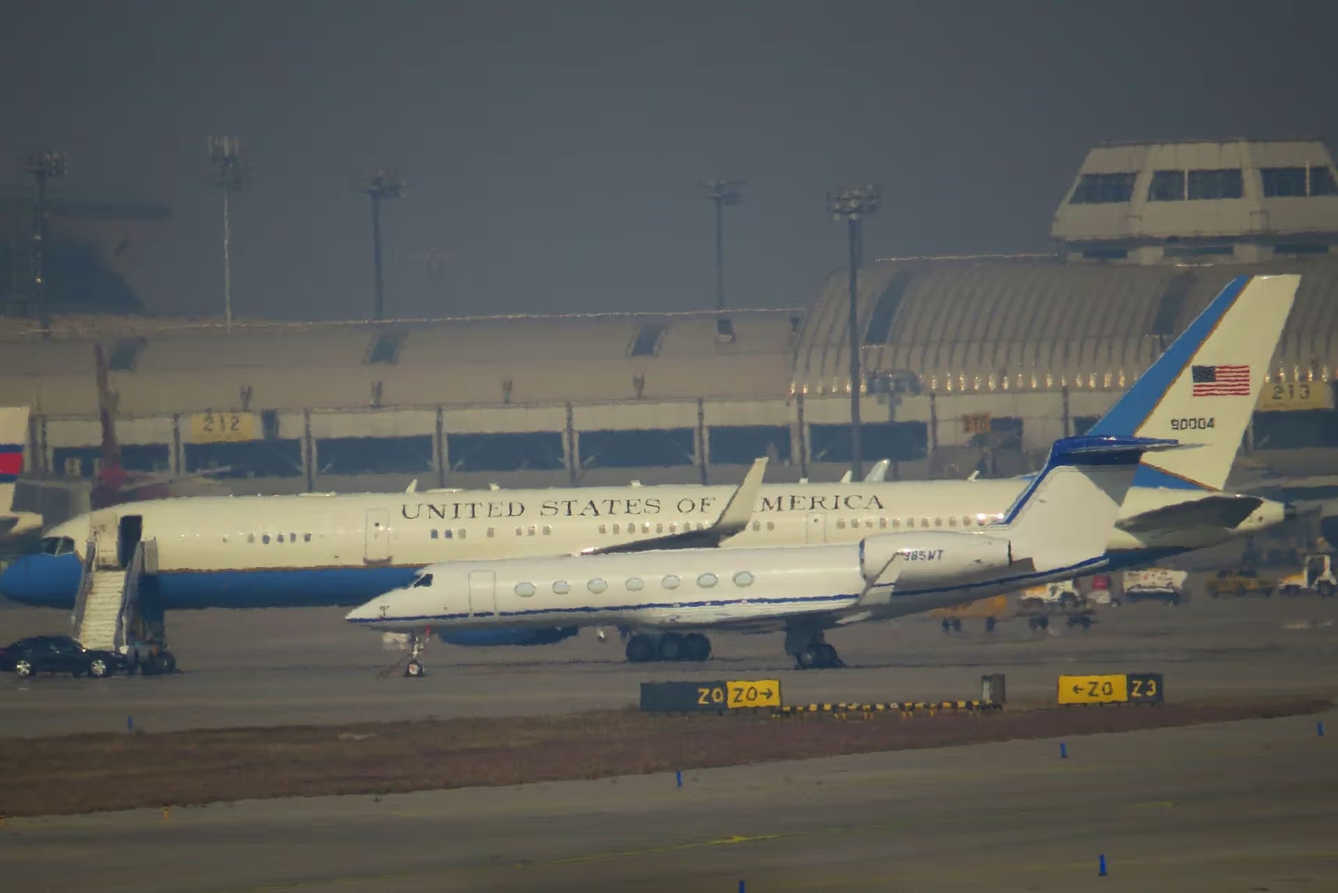 Unidentified — Business jet