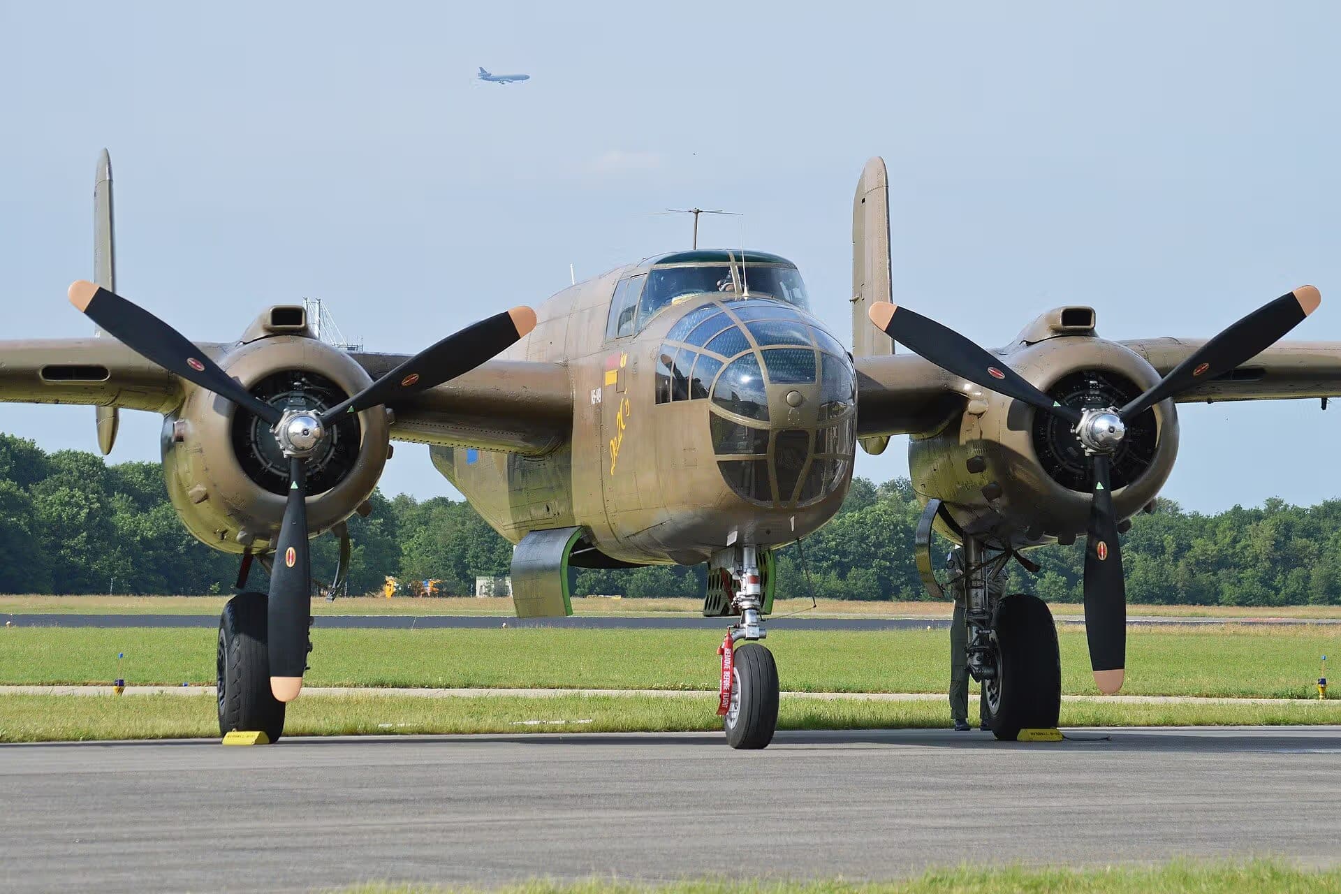 Unidentified — Twin-engine aircraft