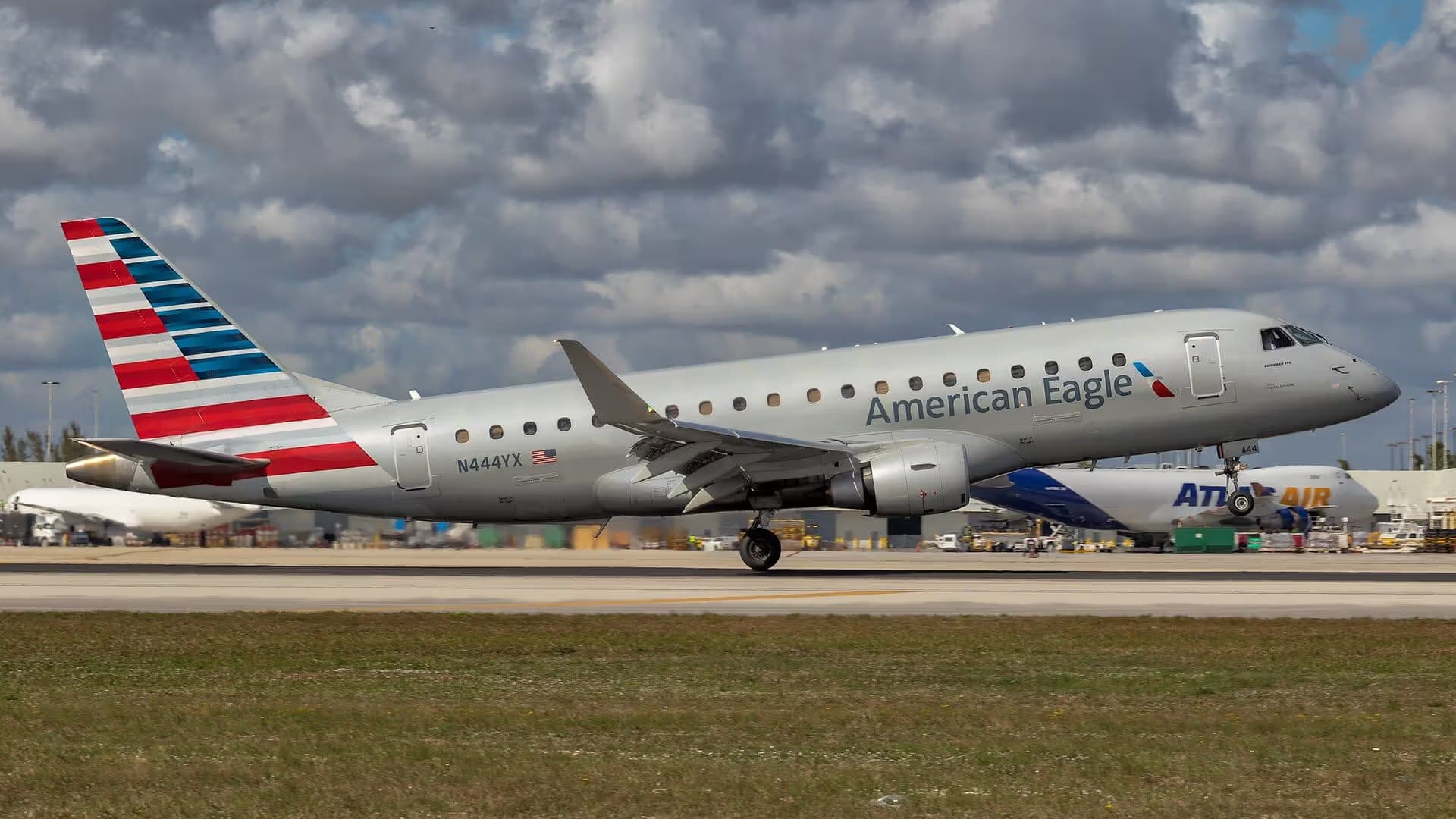 N444YX — Embraer