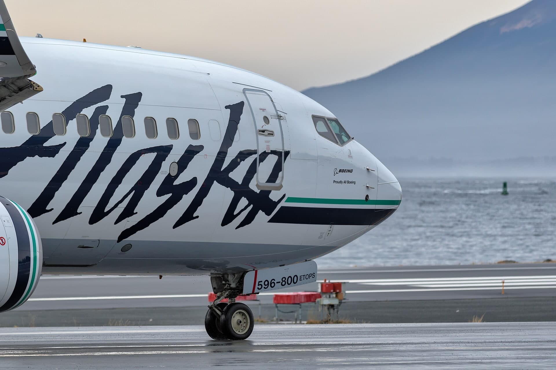 N596AS — Boeing