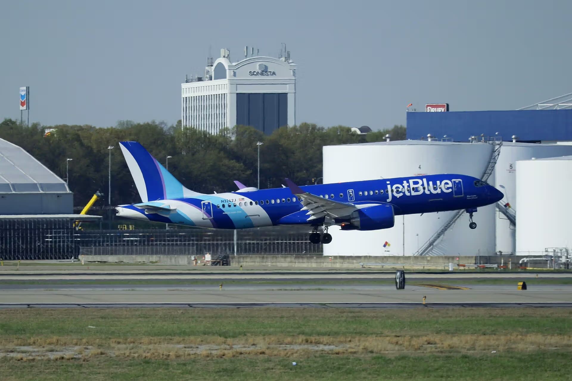 N3242J — Airbus