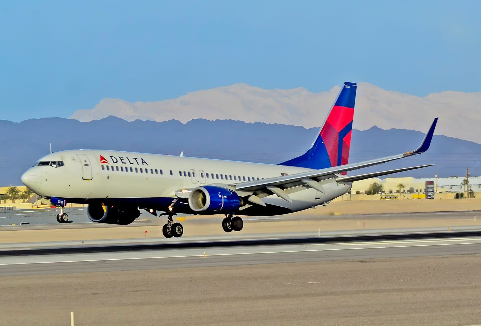 N3738B — Boeing
