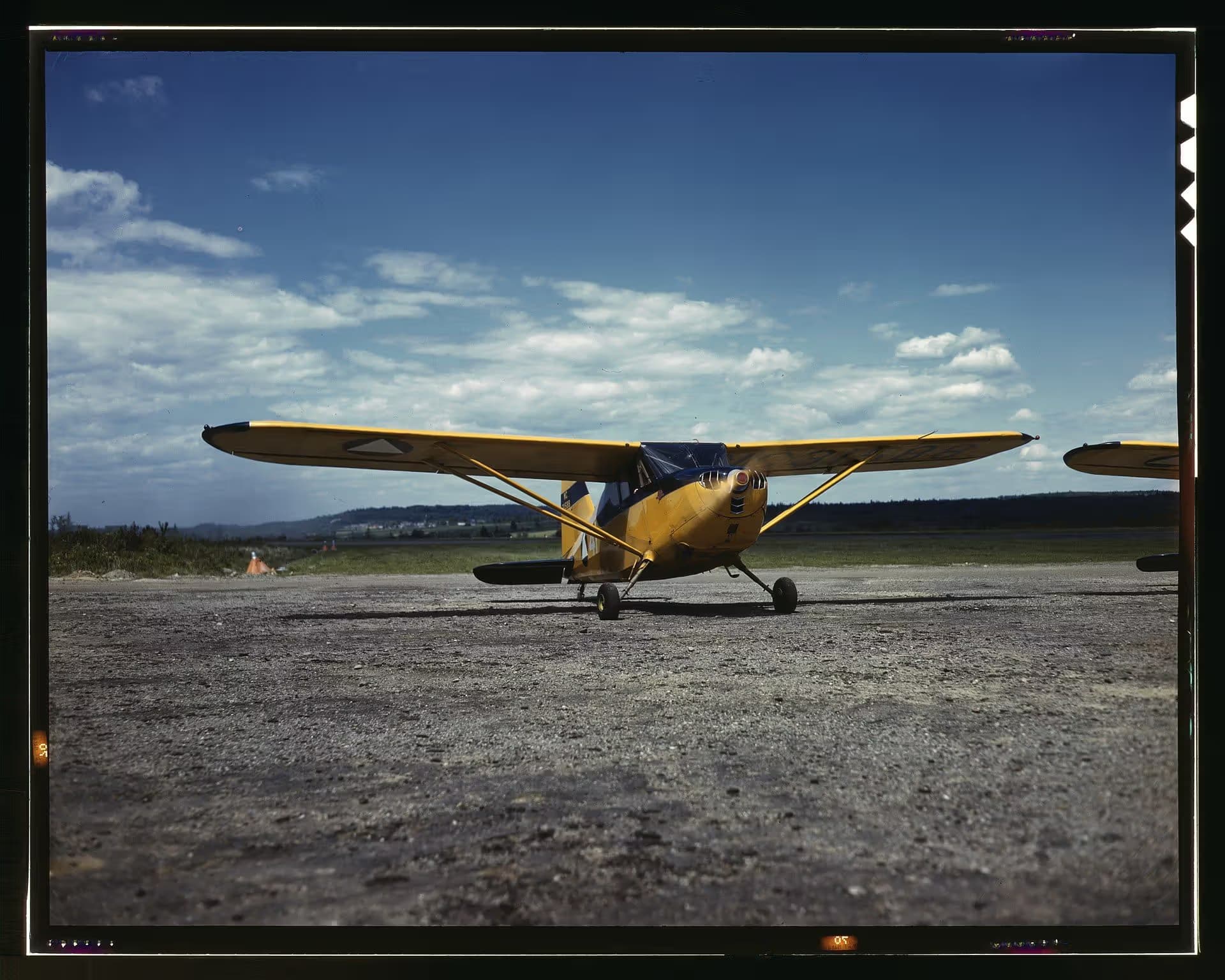 Unidentified — Single-engine aircraft