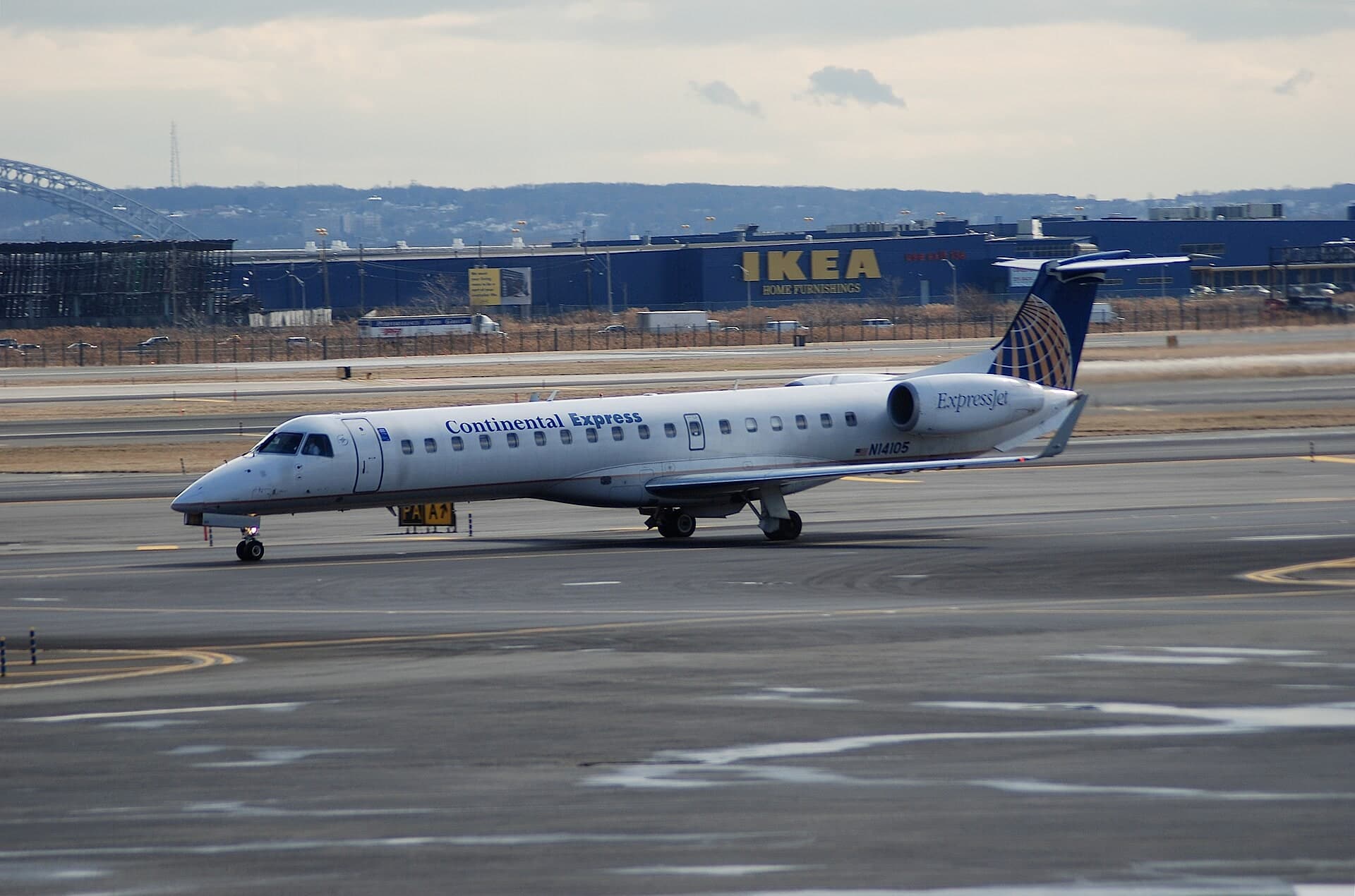 N14105 — Embraer