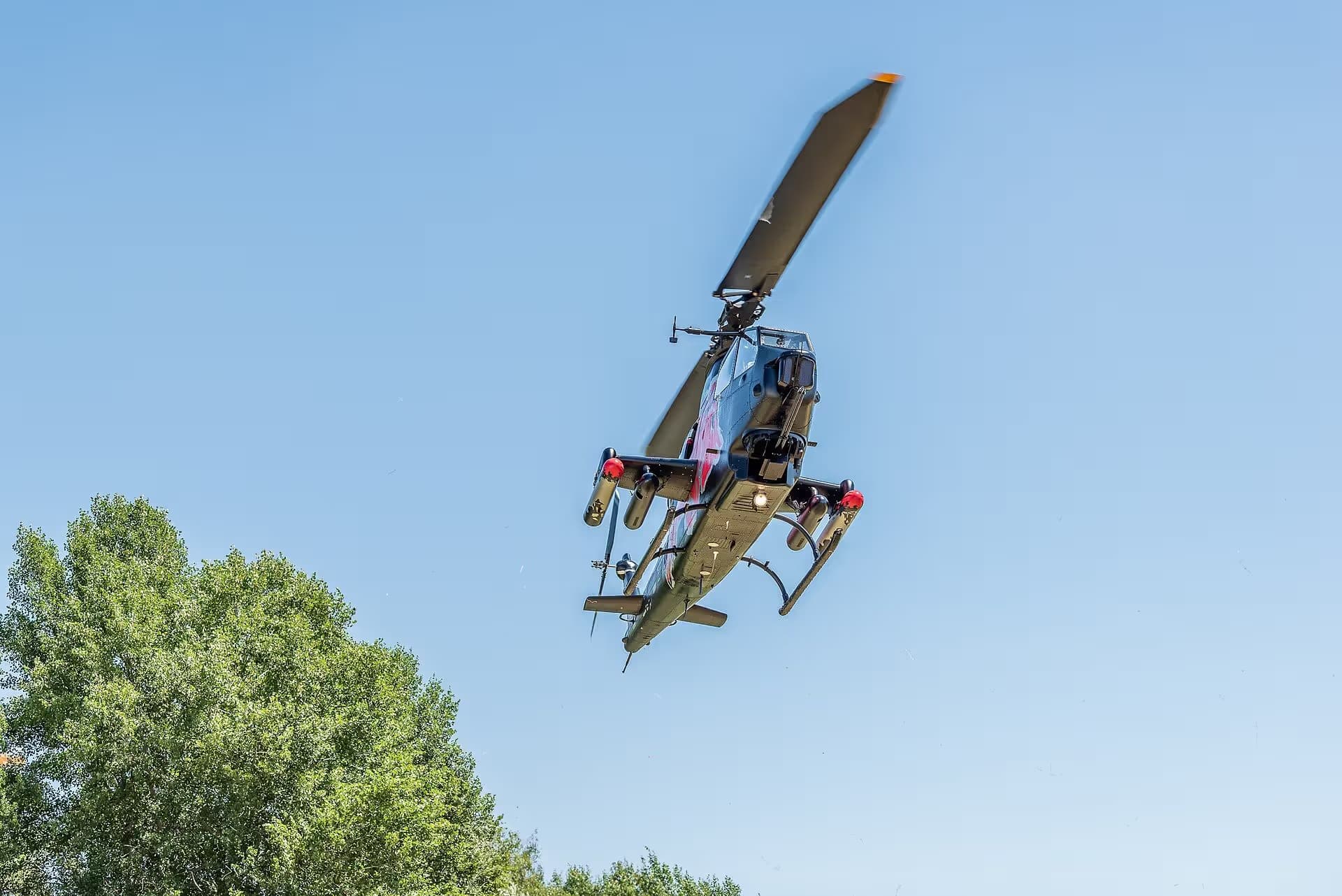 N11FX — Helicopter