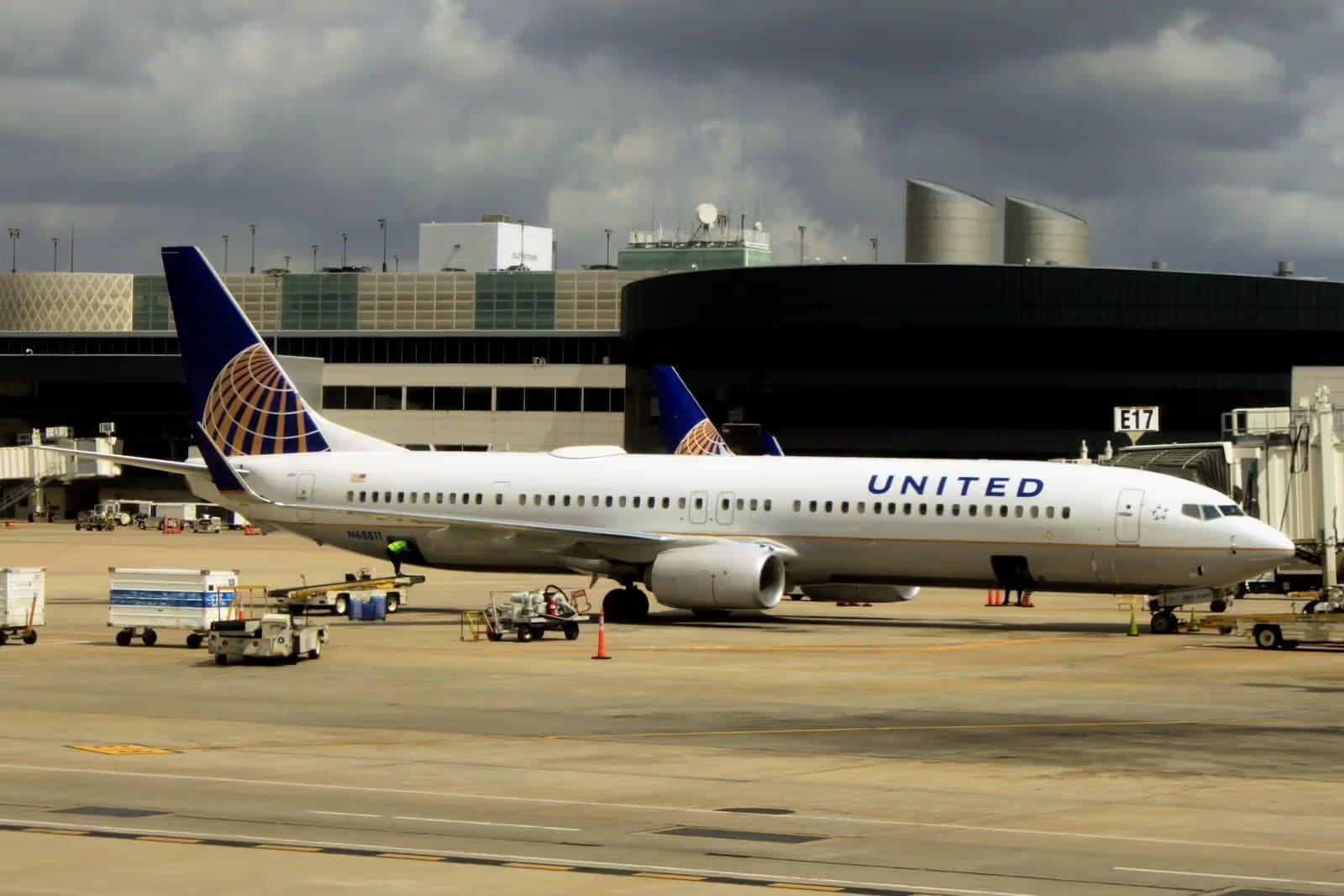 N68811 — Boeing