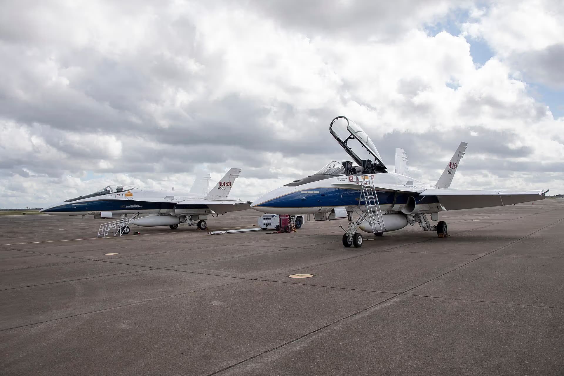 N846NA — Twin-engine aircraft