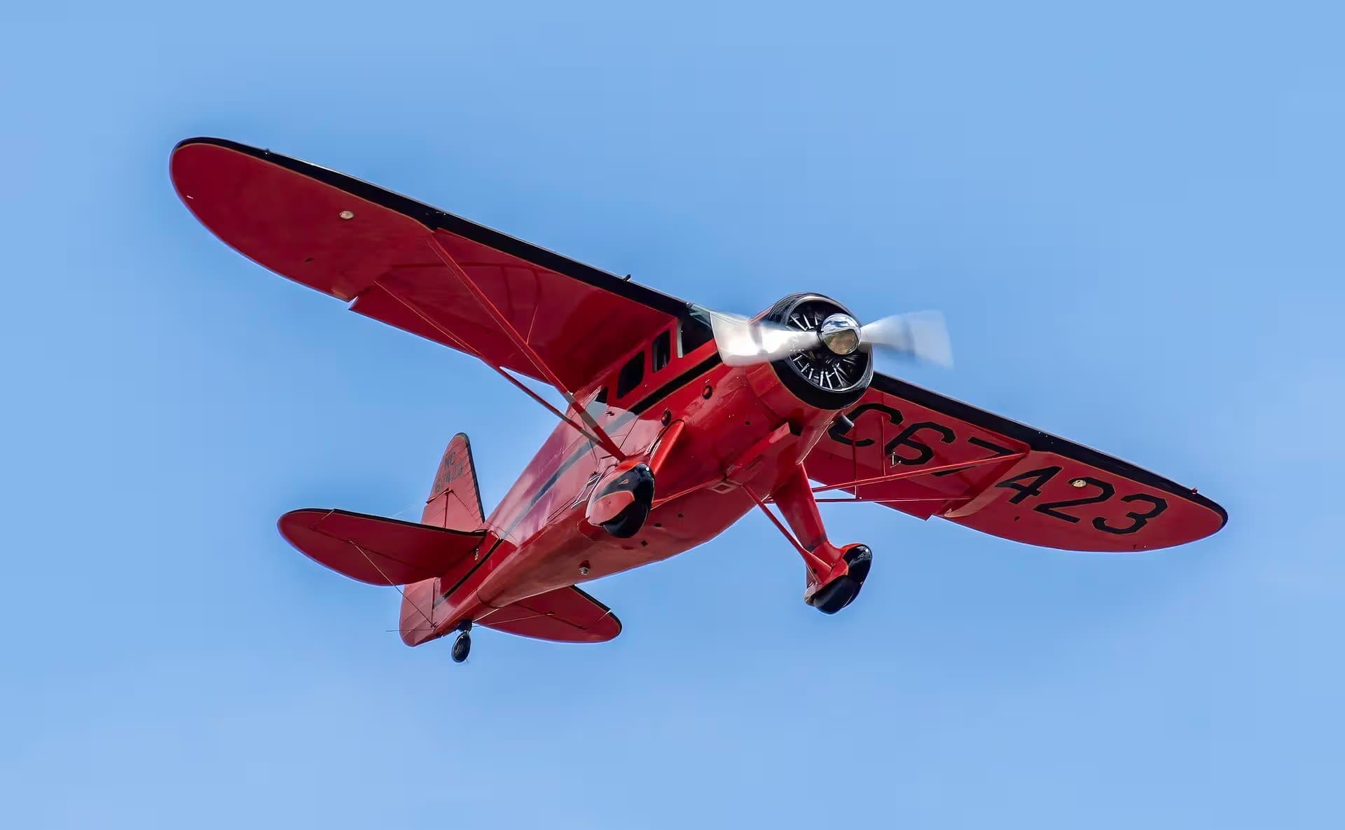 Unidentified — Single-engine aircraft