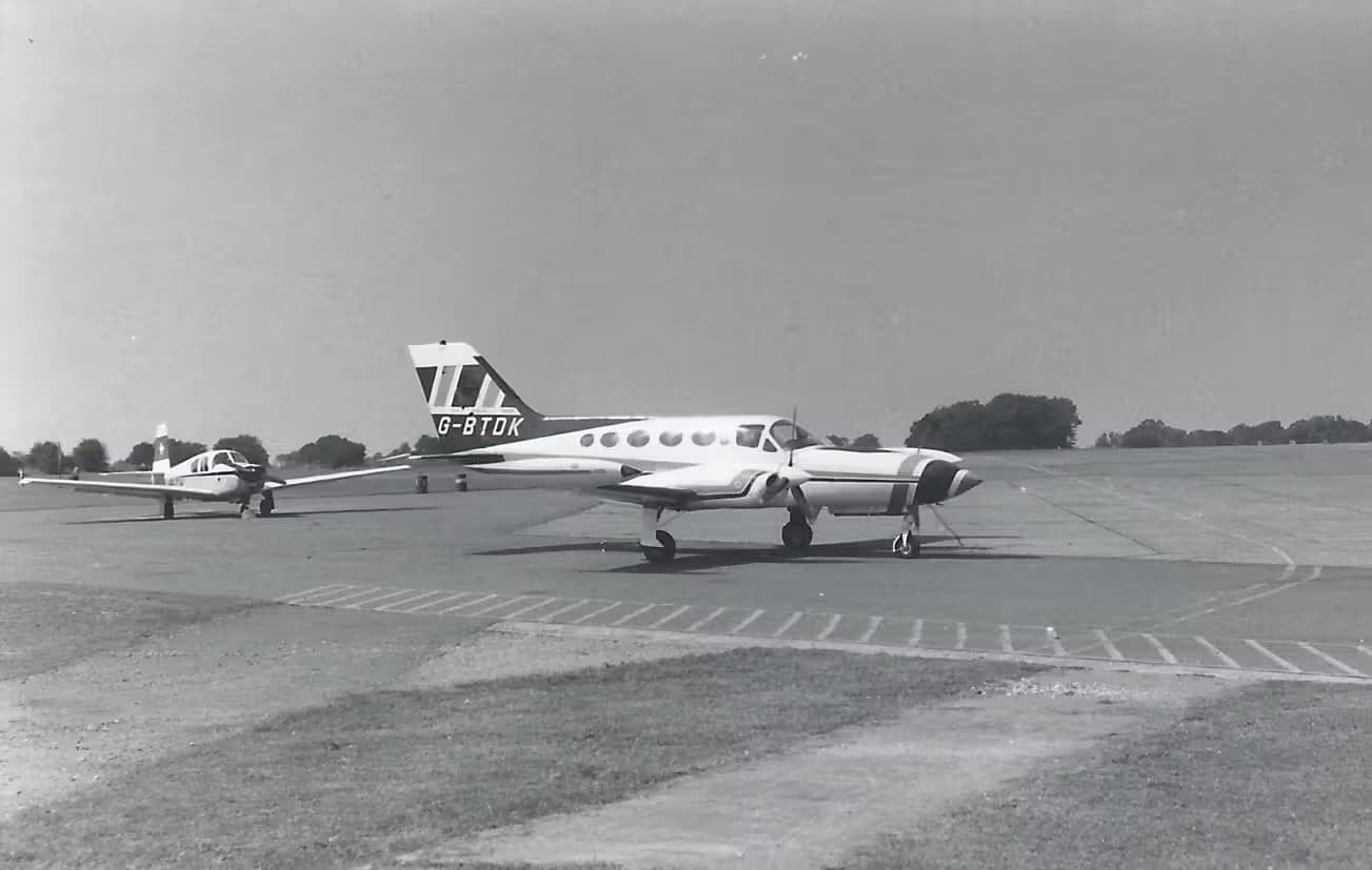 G-BTDK — Twin-engine aircraft