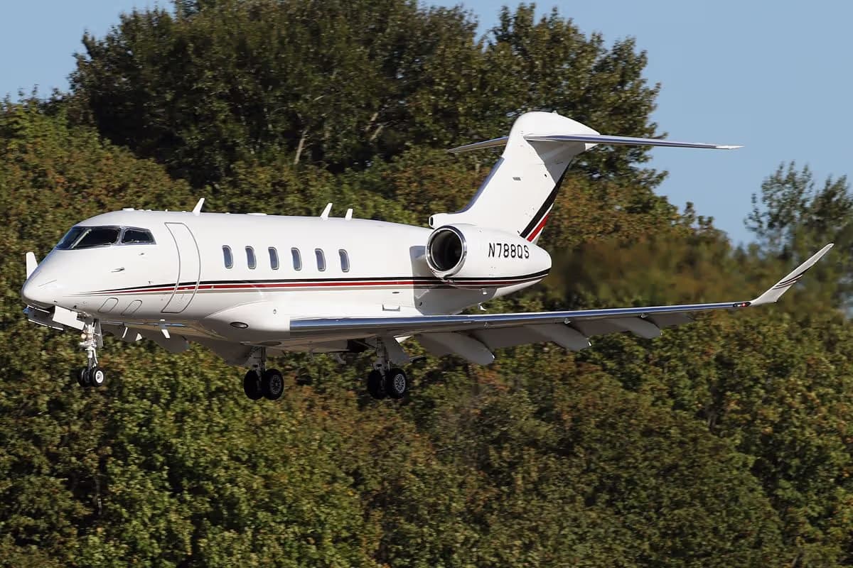 N788QS — Bombardier