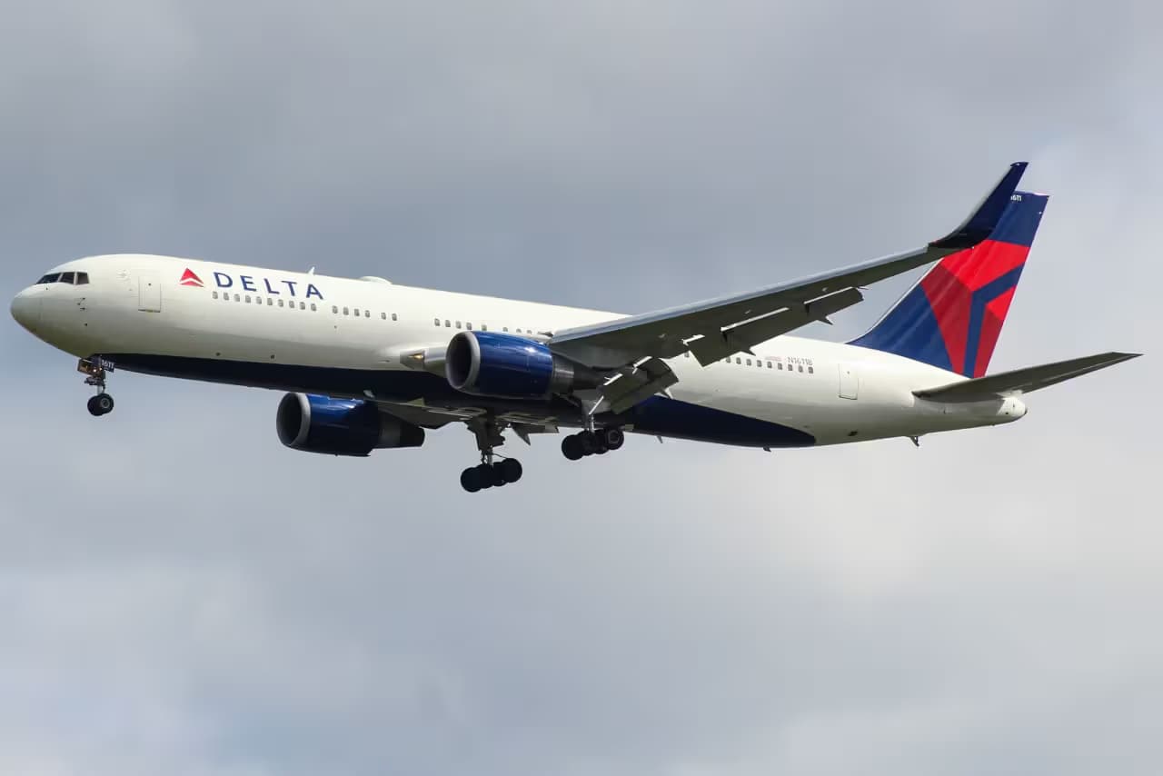 N1611B — Boeing