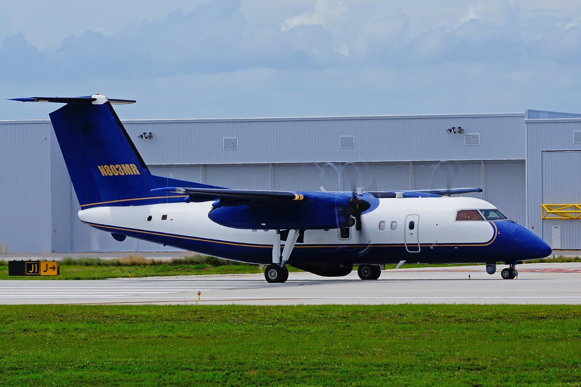 N803MR — Bombardier