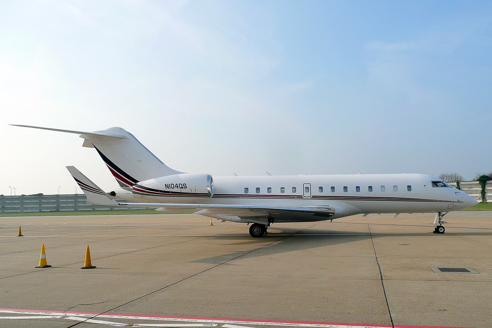 N104QS — Business jet
