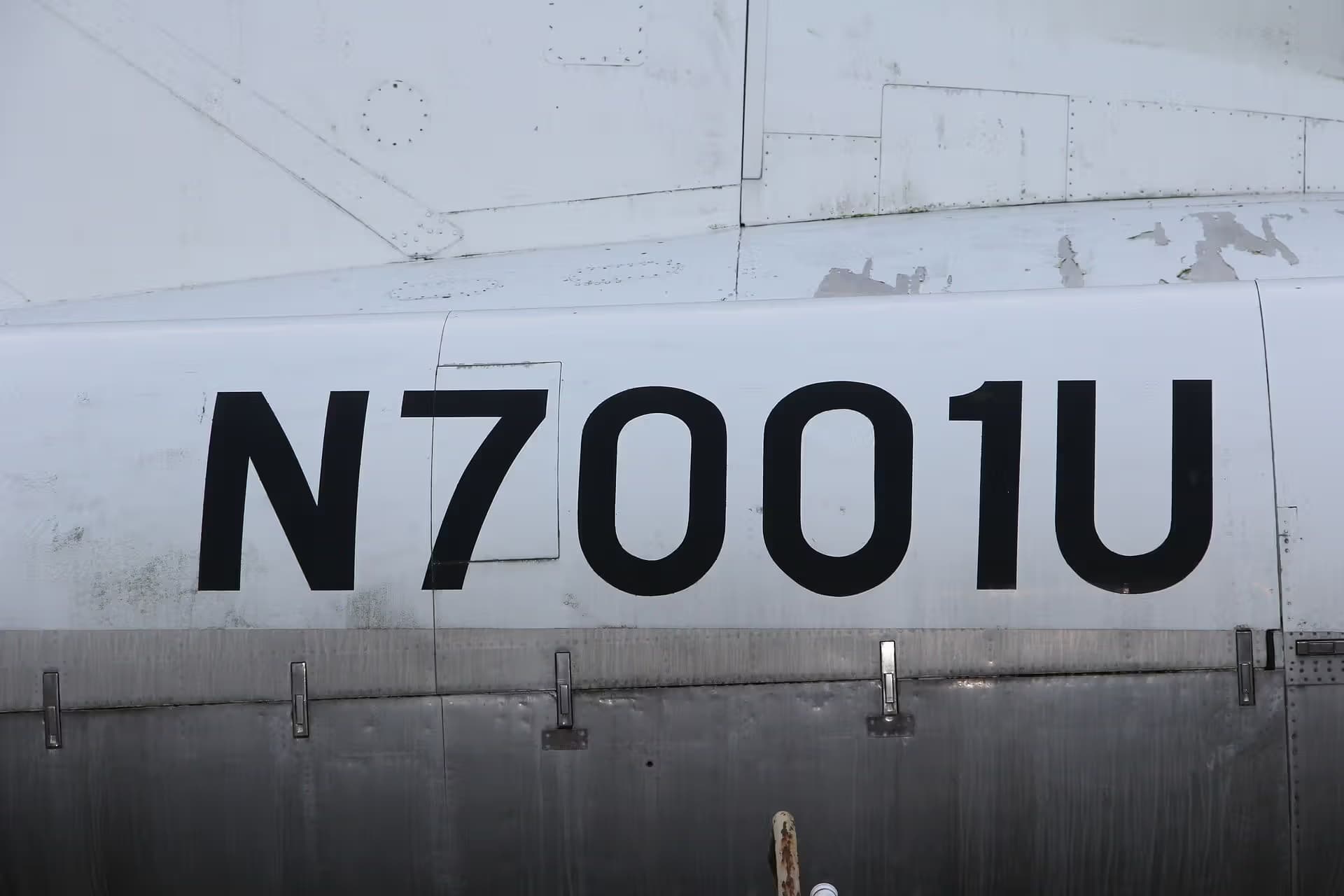 N7001U — Aircraft
