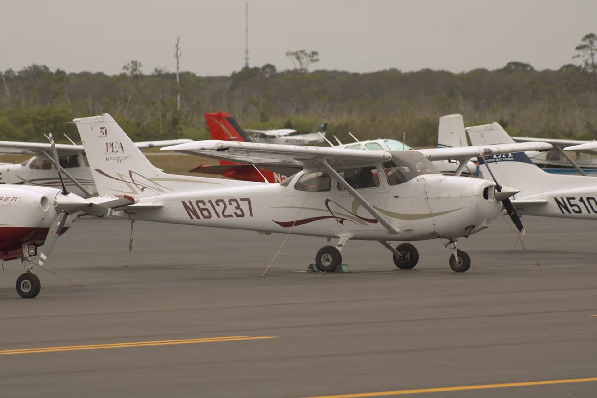 N61237 — Single-engine aircraft
