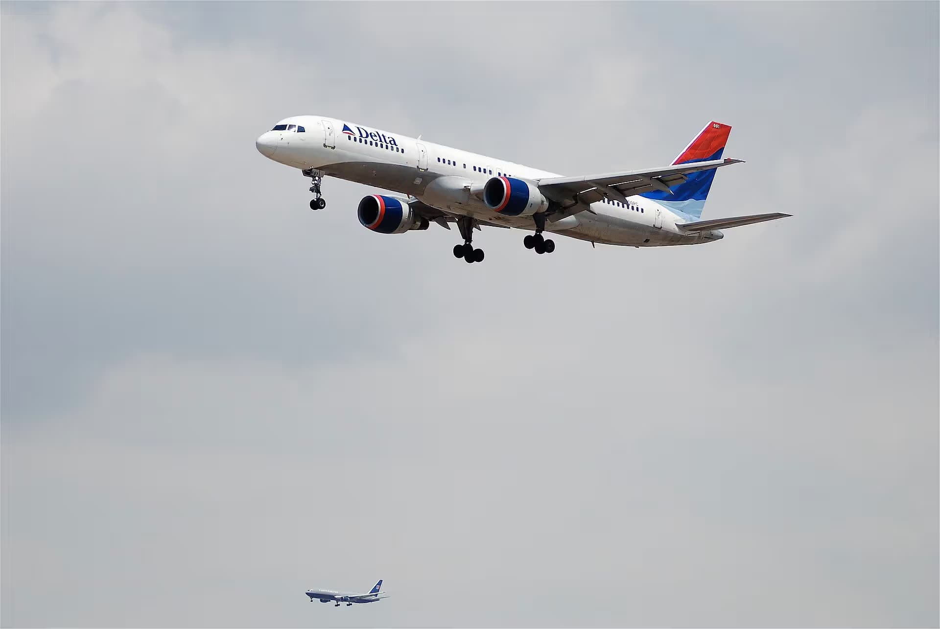 N900PC — Twin-engine aircraft