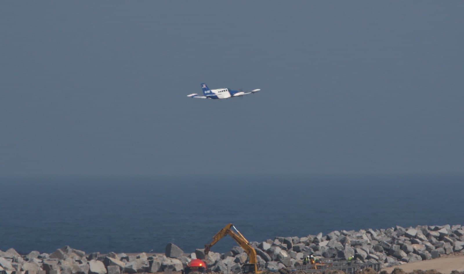 G-NOSE — Twin-engine aircraft
