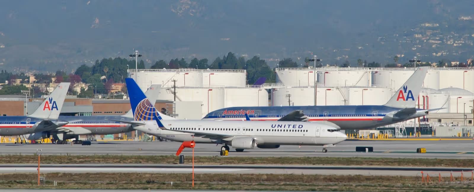N37420 — Boeing