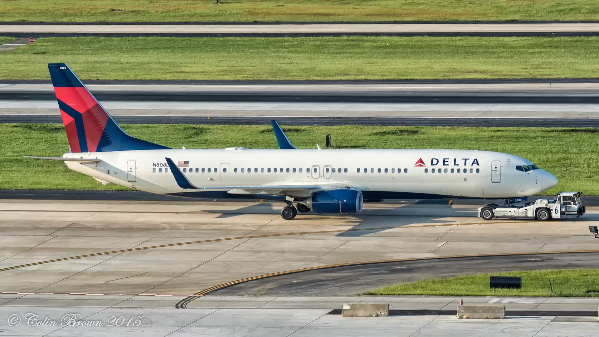 N808DN — Twin-engine aircraft