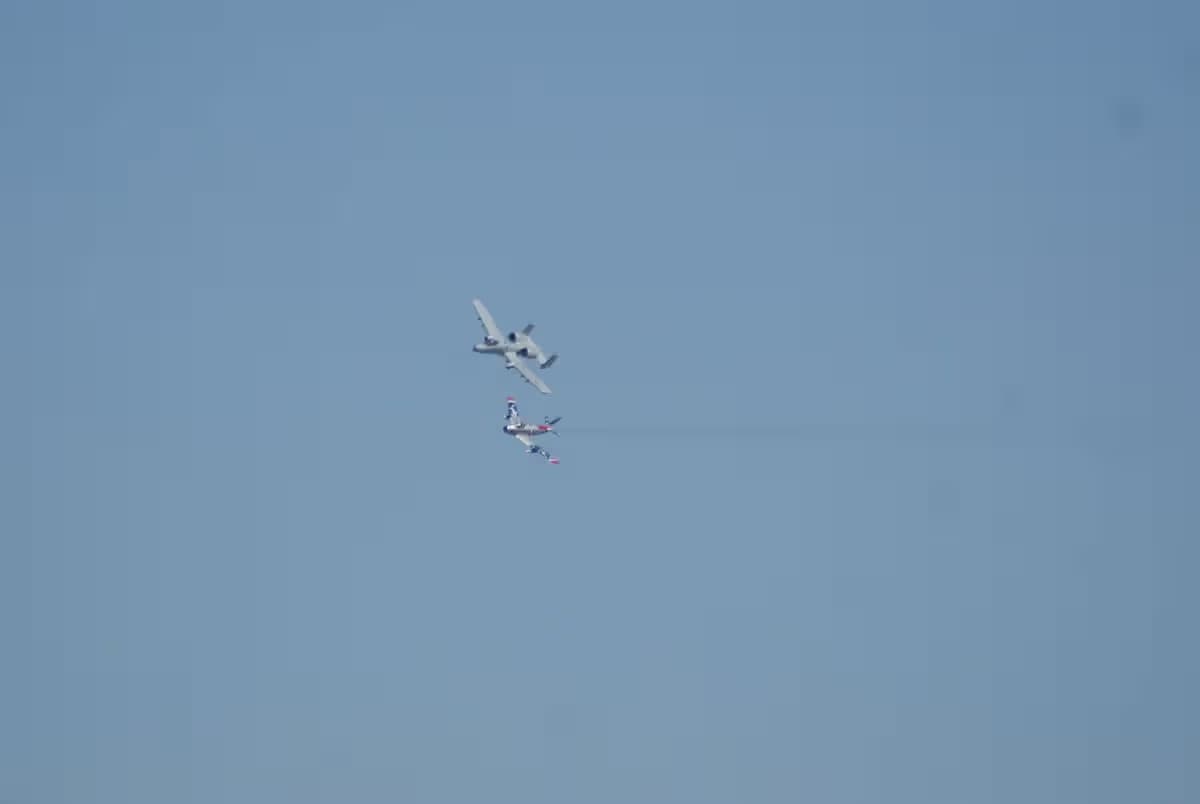 Unidentified — Twin-engine aircraft