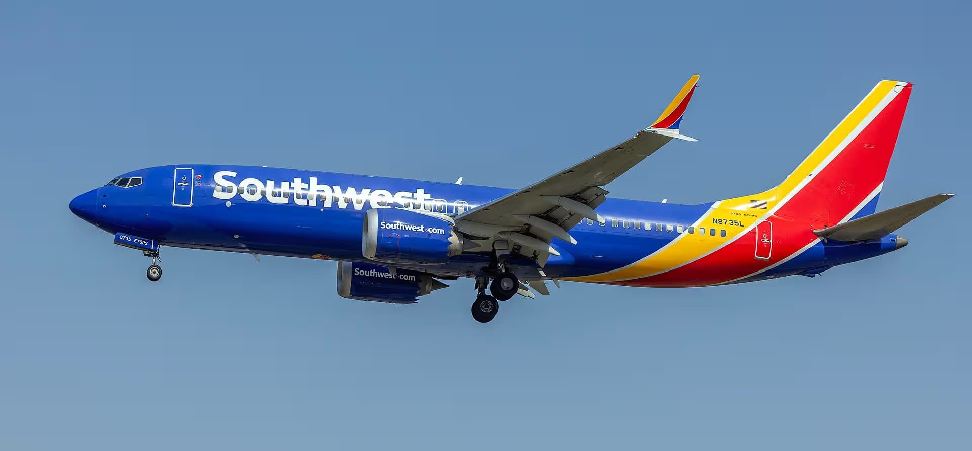 N8735L — Boeing