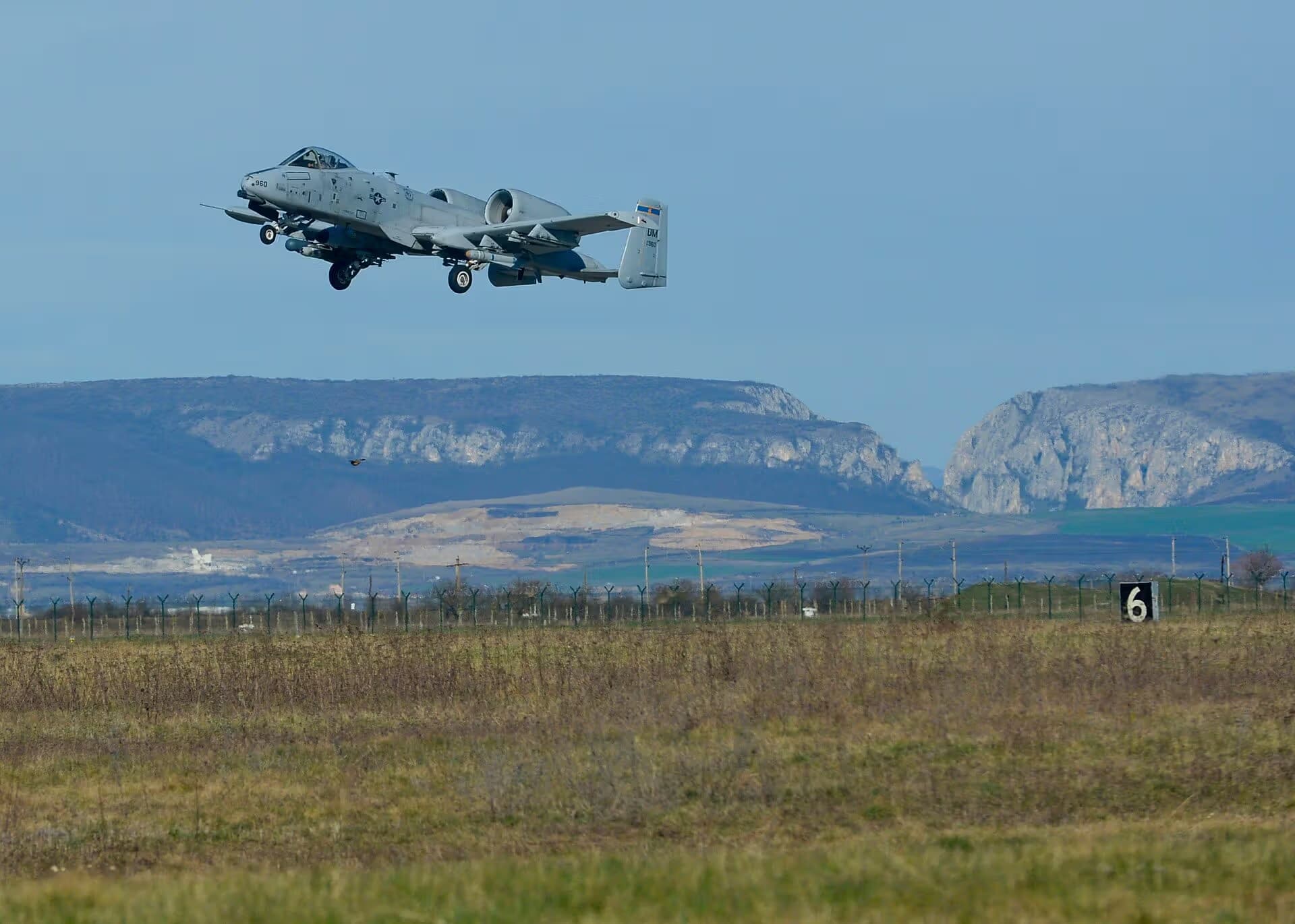 Unidentified — Twin-engine aircraft