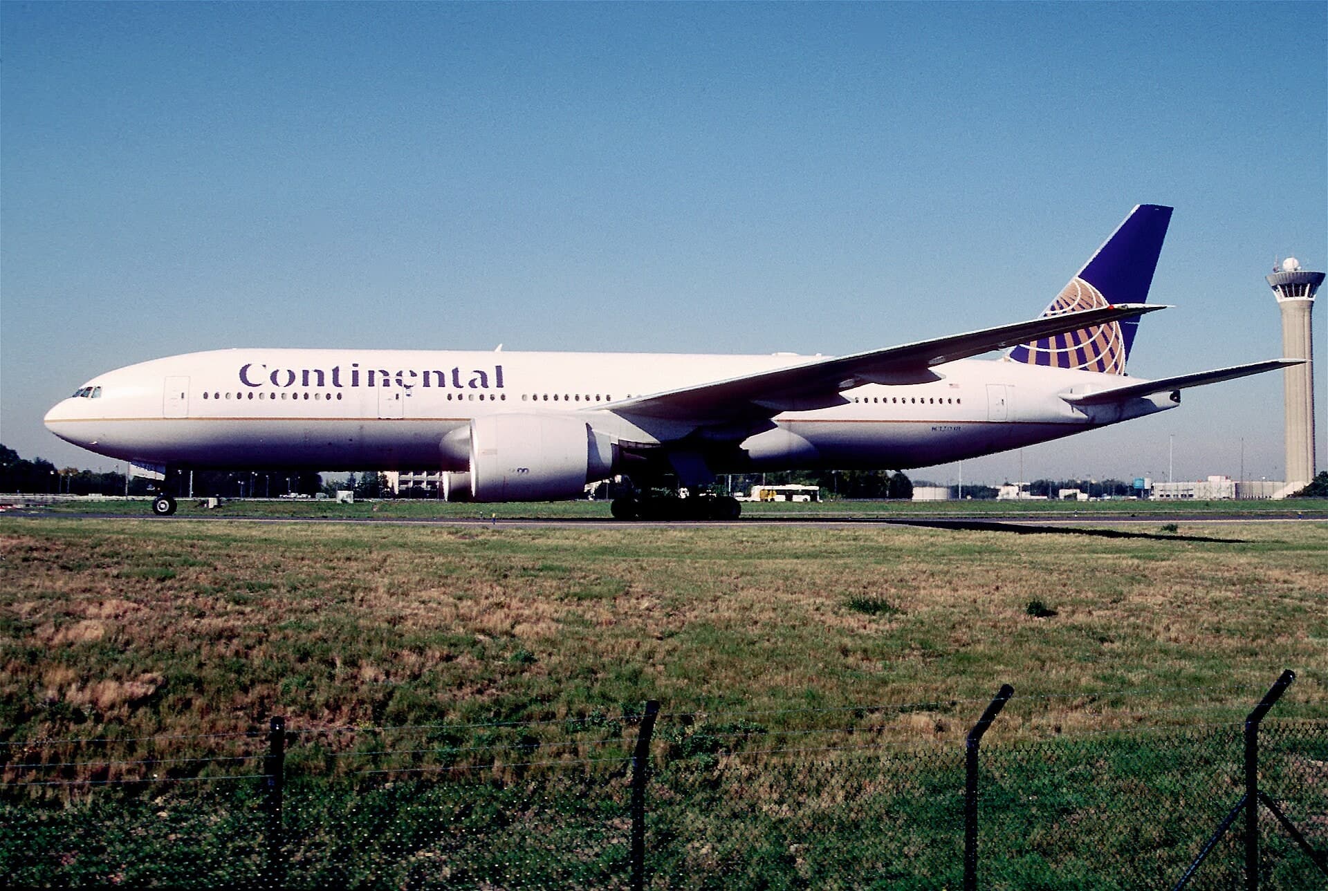 N37018 — Twin-engine aircraft