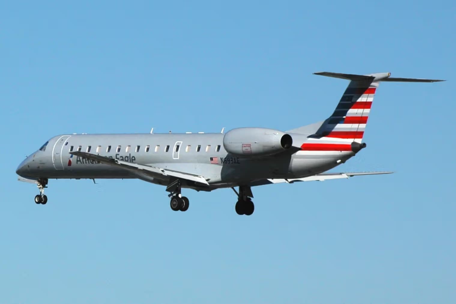 N693AE — Embraer