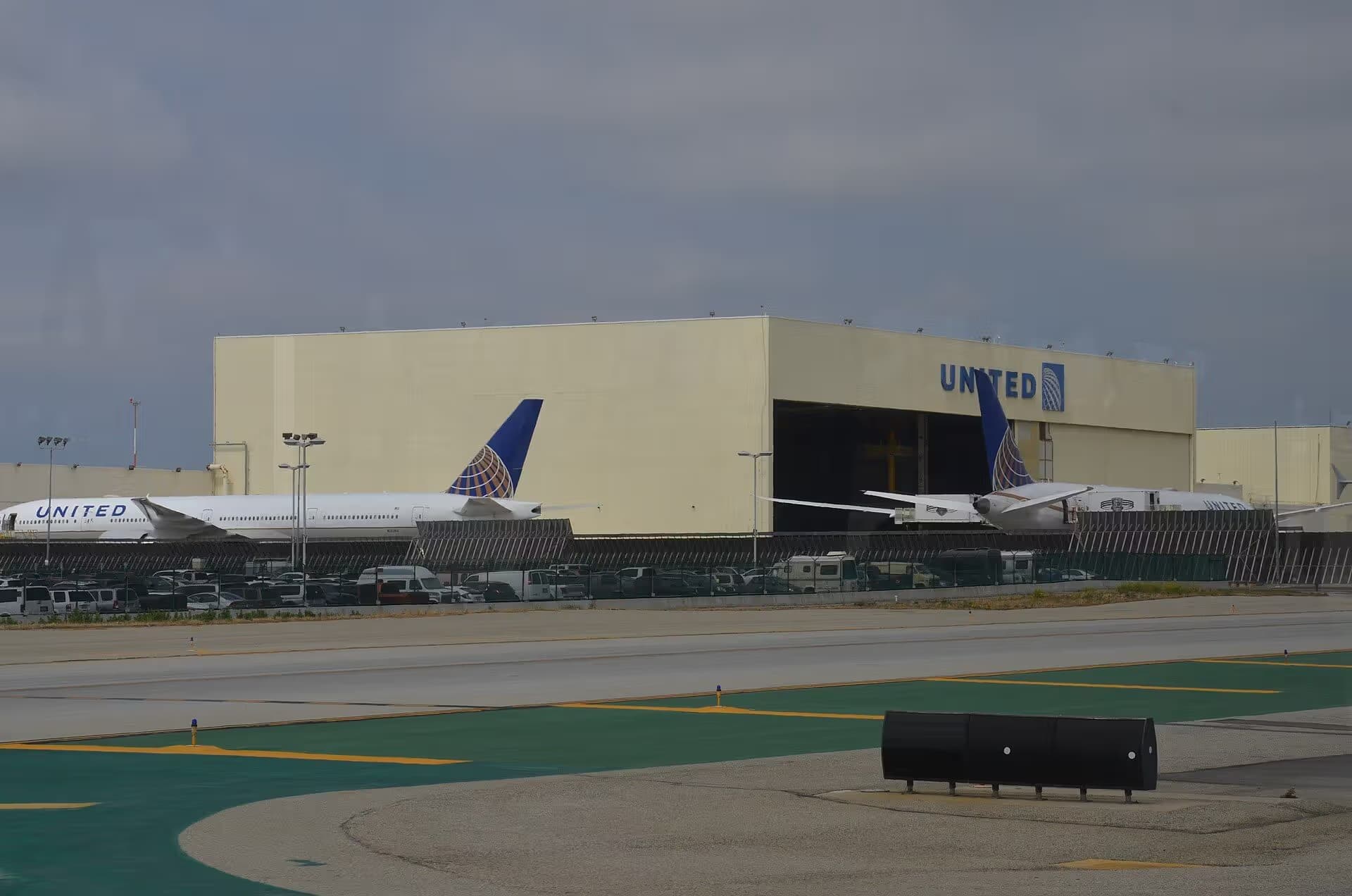 N2135U — Aircraft