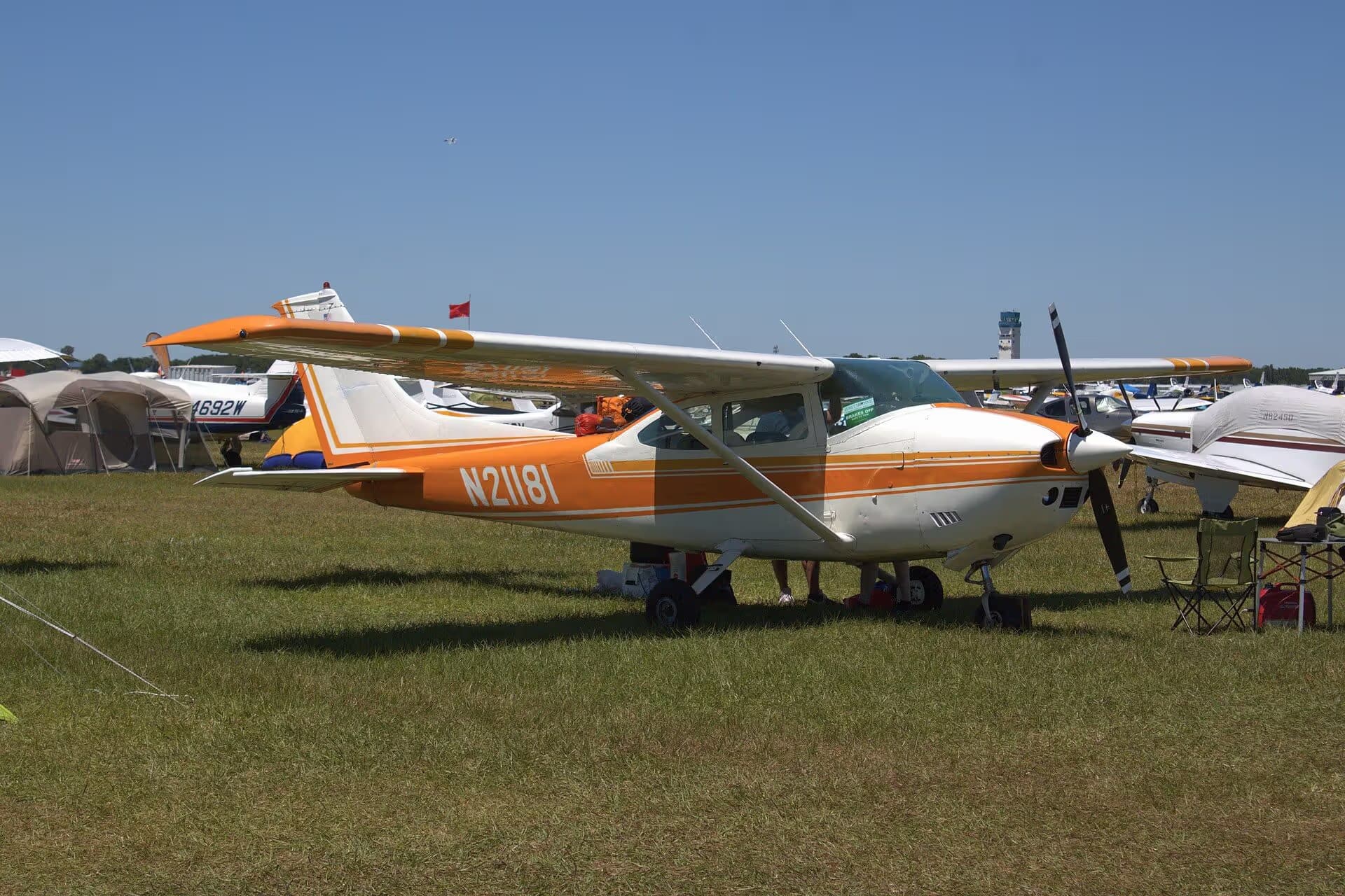 N21181 — Single-engine aircraft