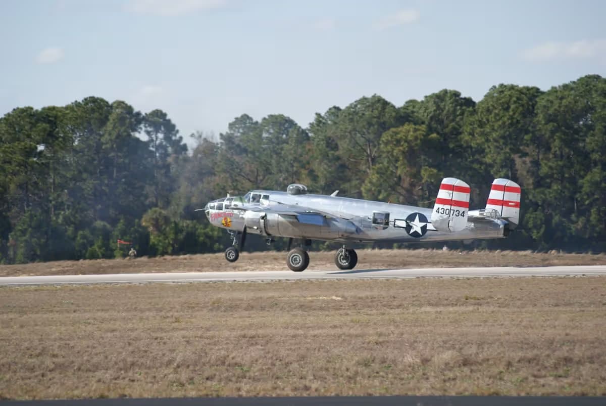 Unidentified — Twin-engine aircraft