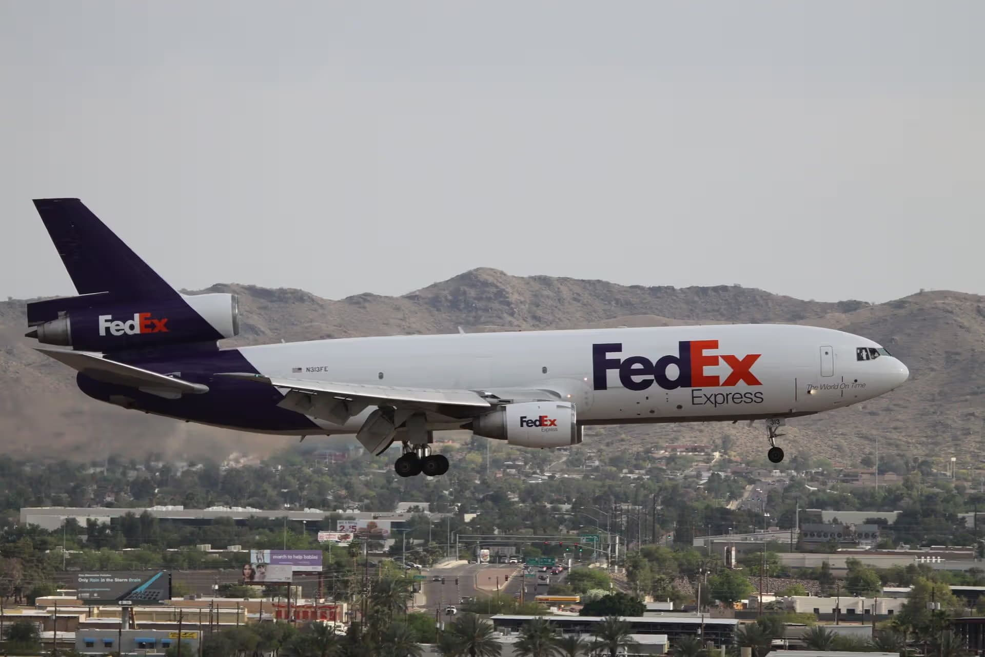 N313FE — Douglas
