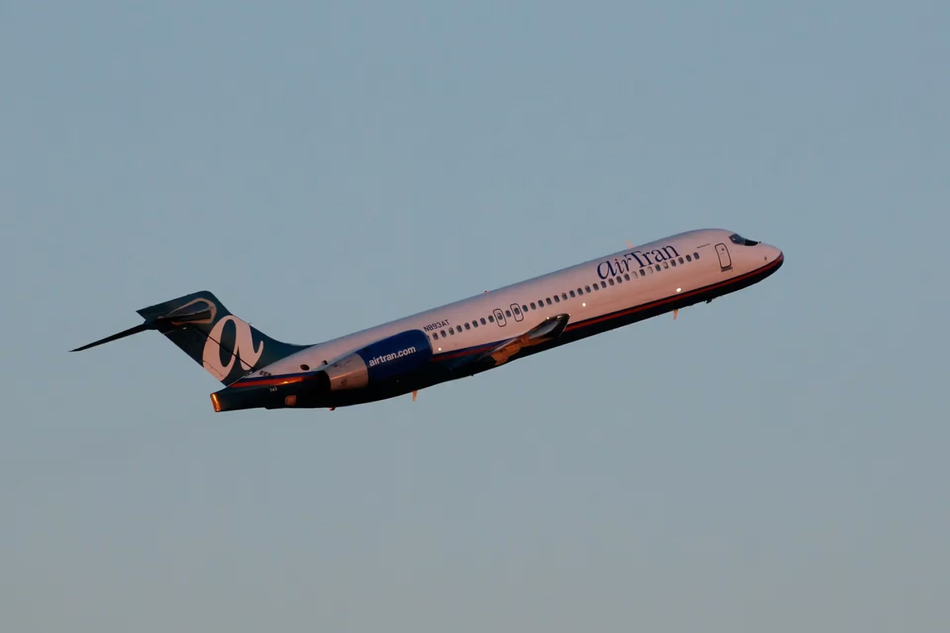 N893AT — Boeing