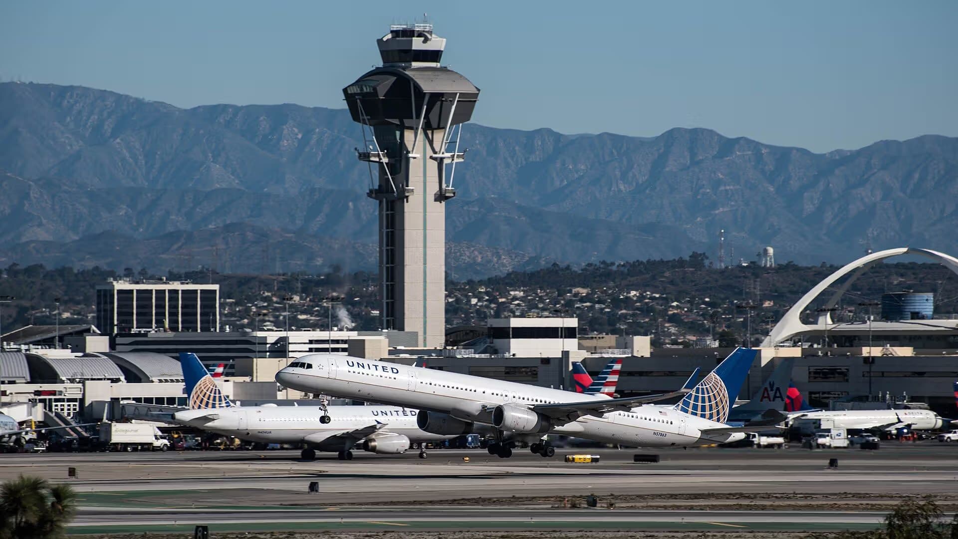 N57863 — Boeing