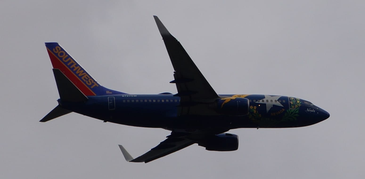 N727SW — Twin-engine aircraft