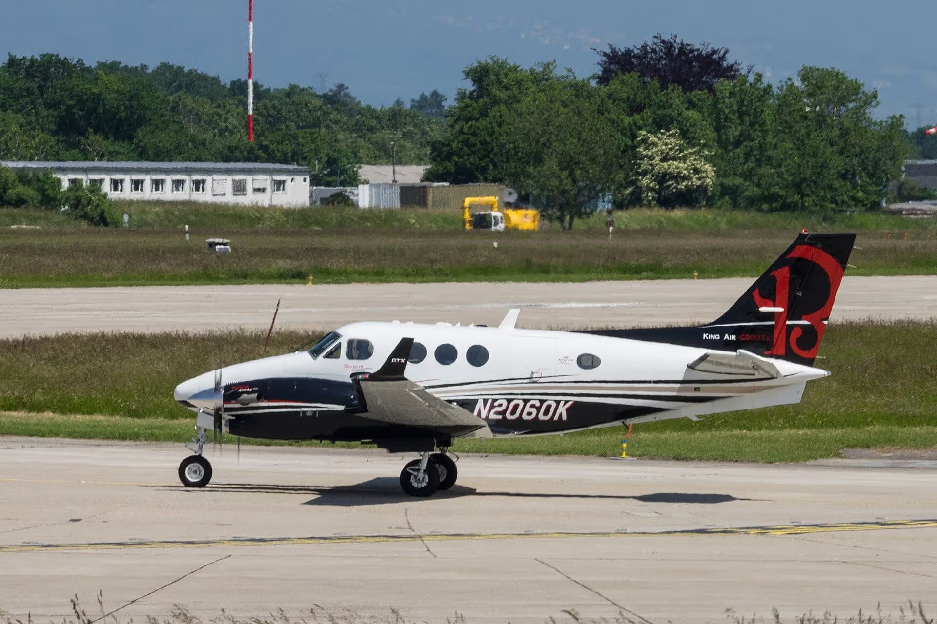 N2060K — Beechcraft