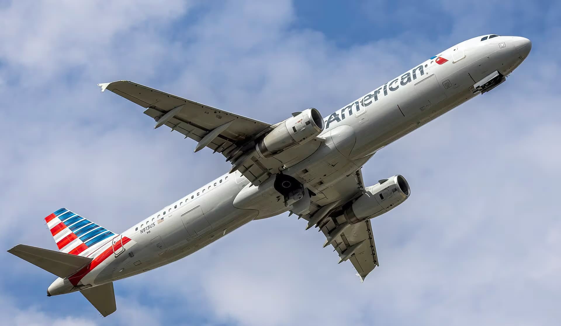 N913US — Airbus