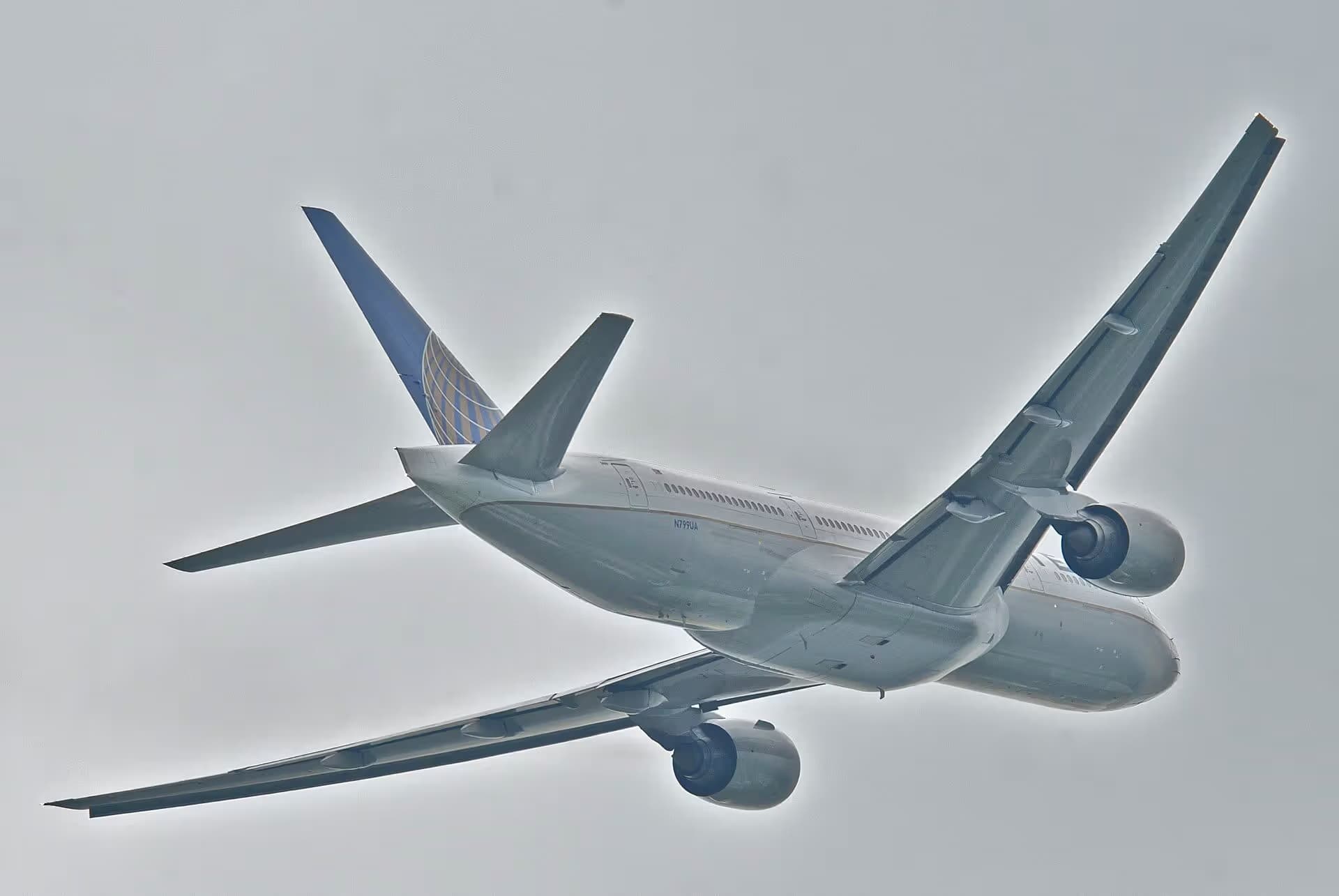 N799UA — Boeing