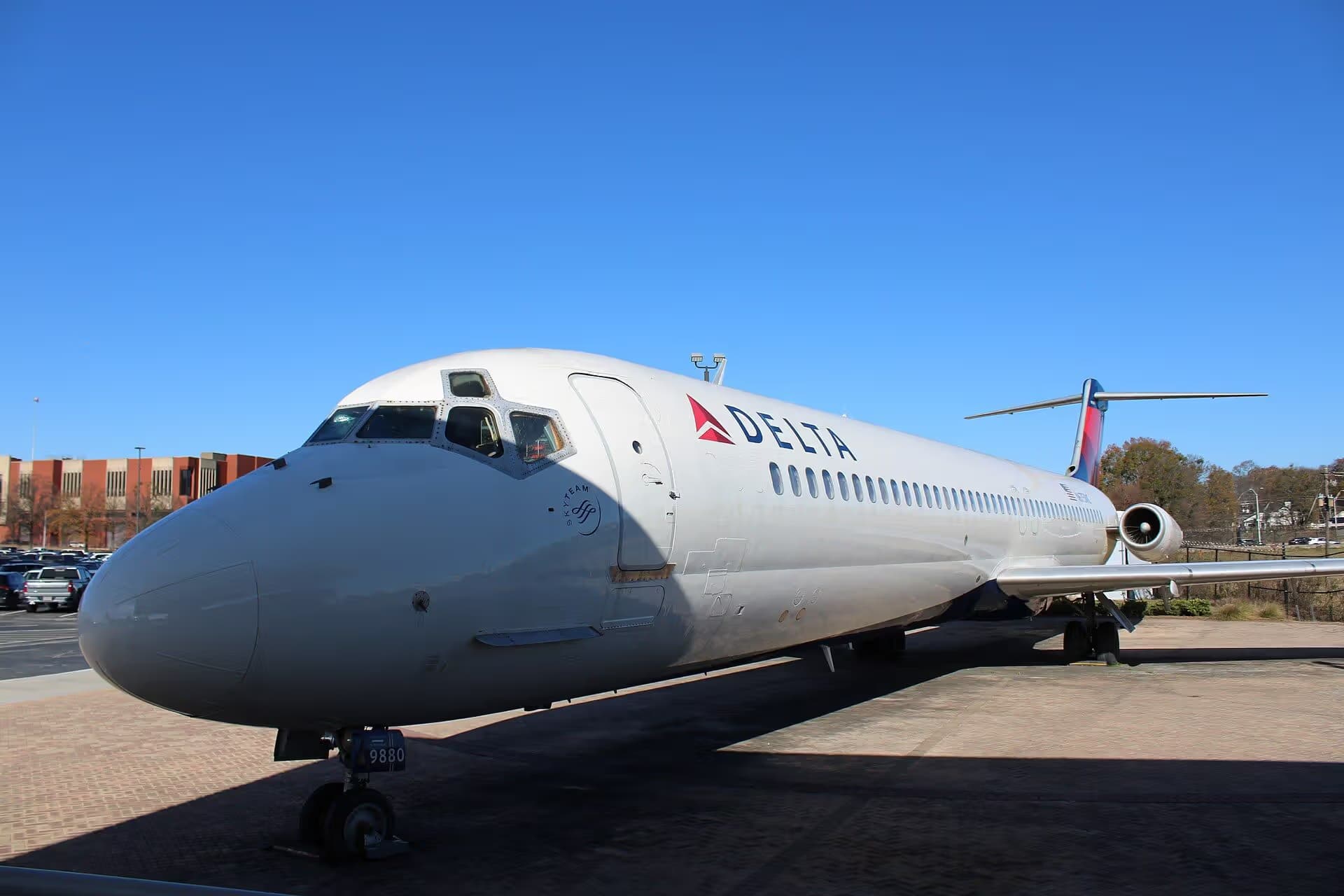 N675MC — Douglas