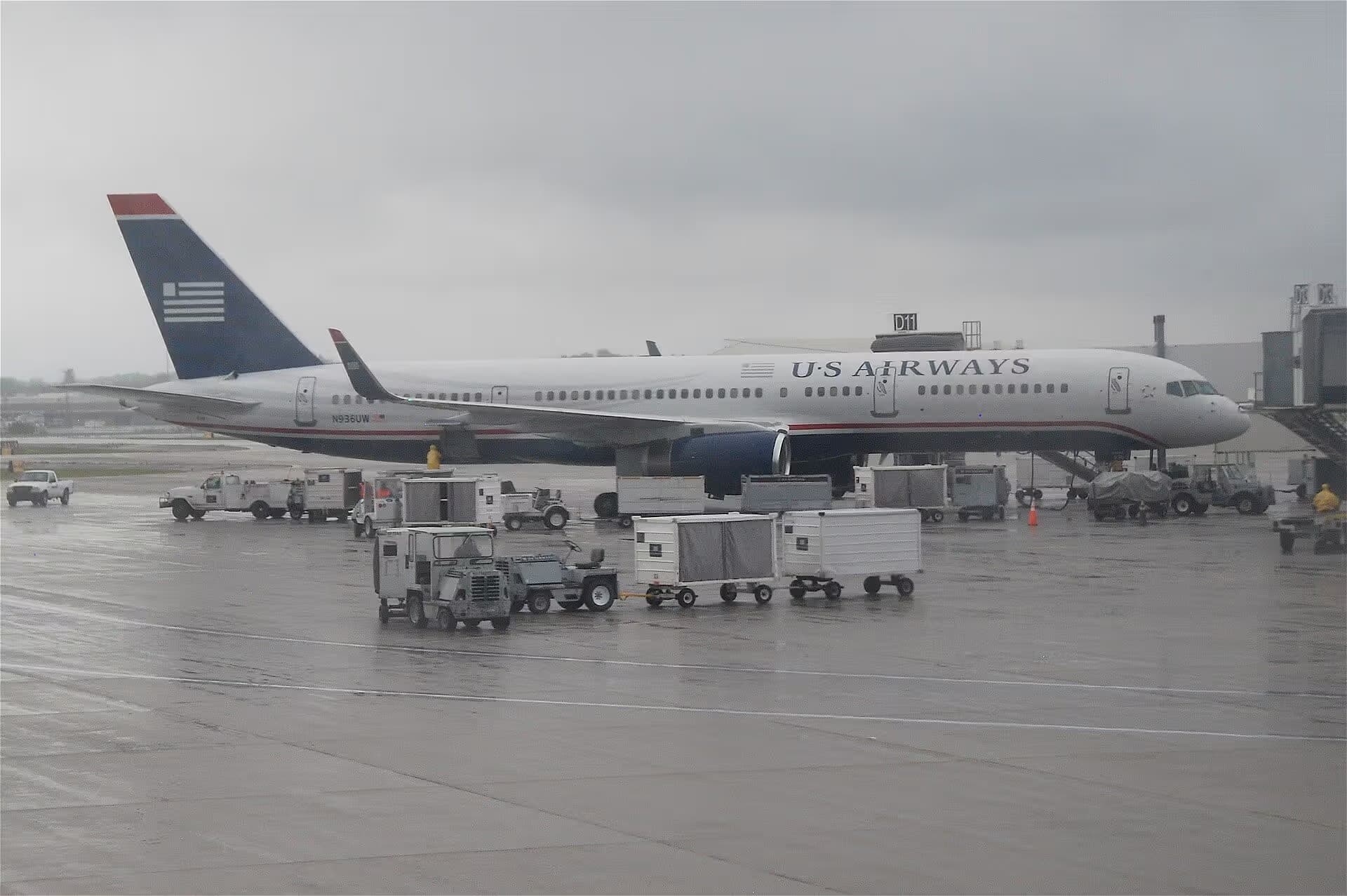 N936UW — Twin-engine aircraft