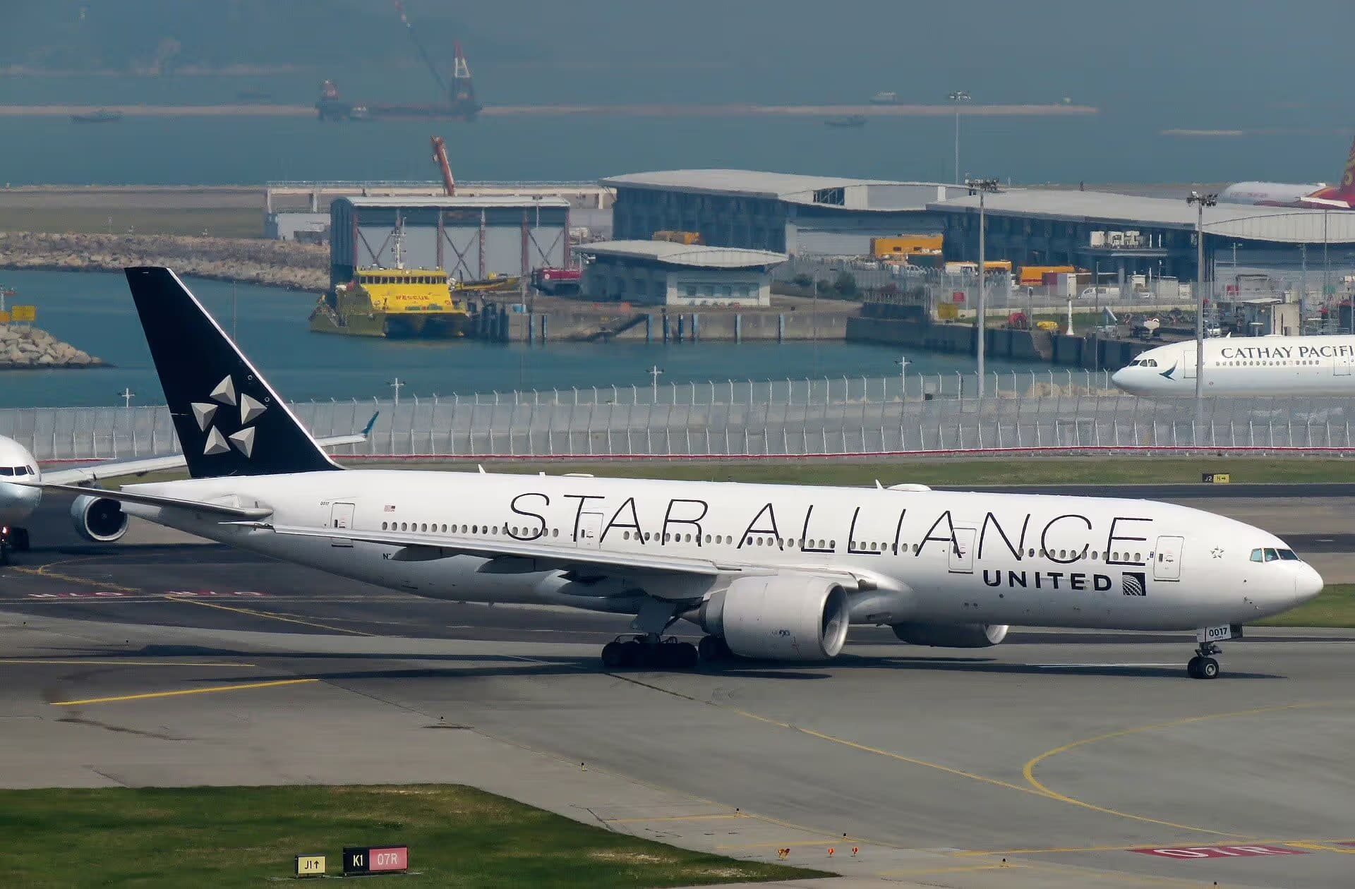 N78017 — Twin-engine aircraft