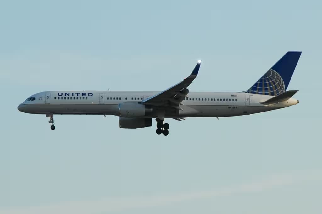 N41140 — Twin-engine aircraft