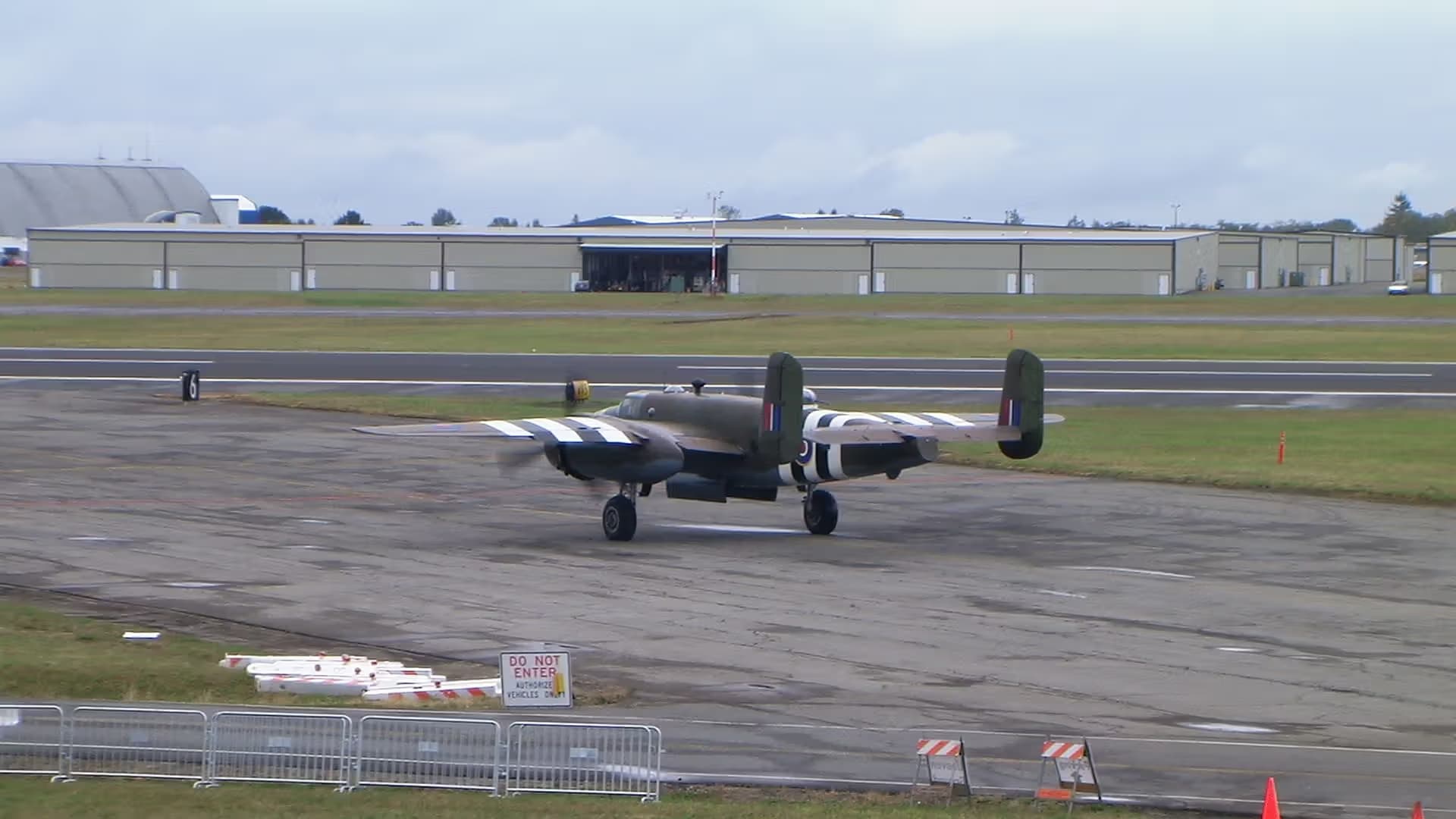 Unidentified — Twin-engine aircraft