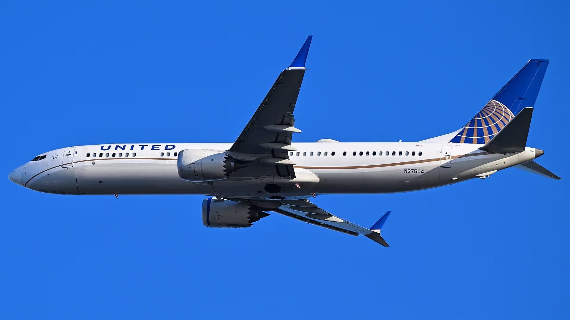 N37504 — Boeing