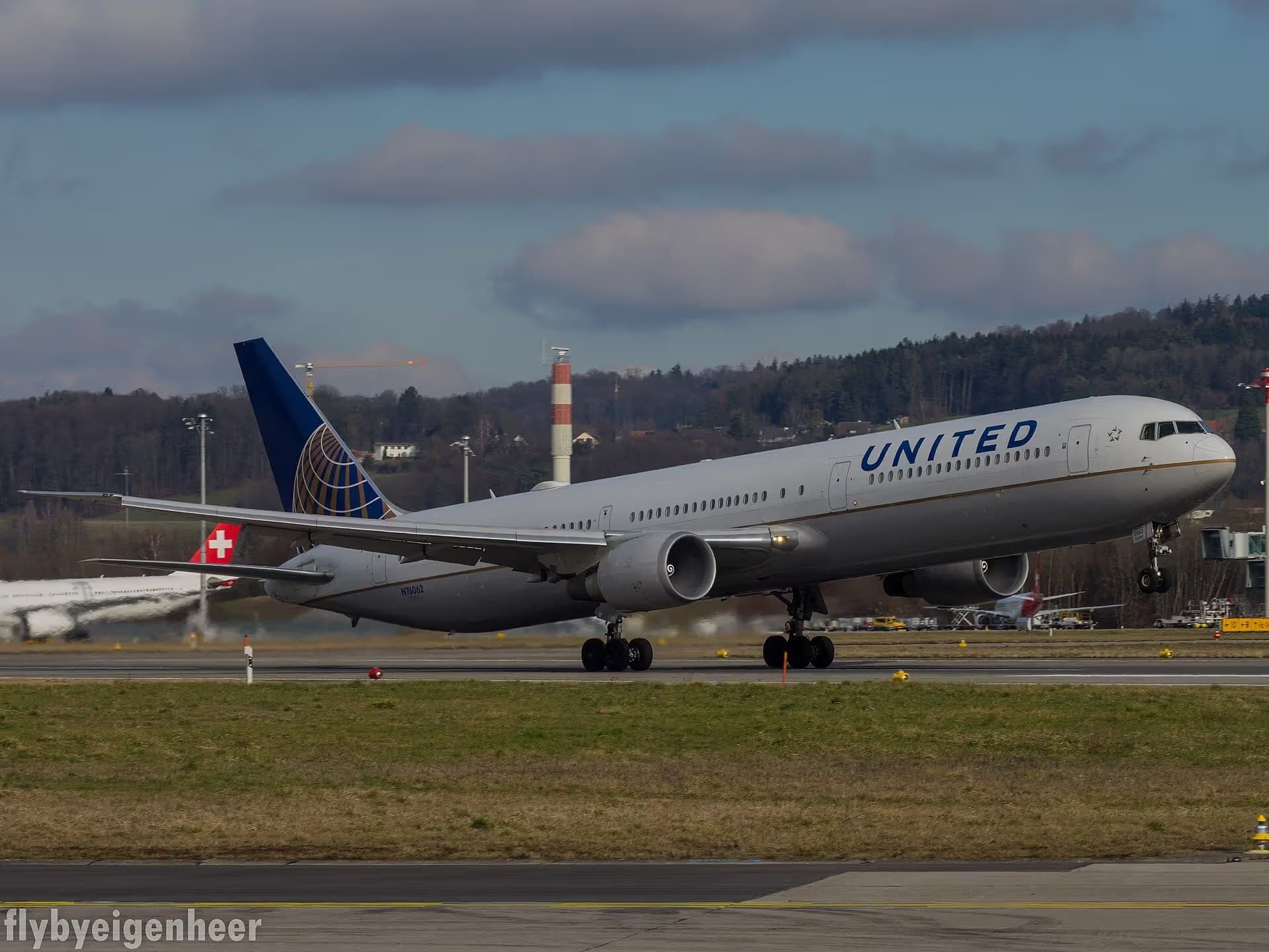 N76062 — Boeing